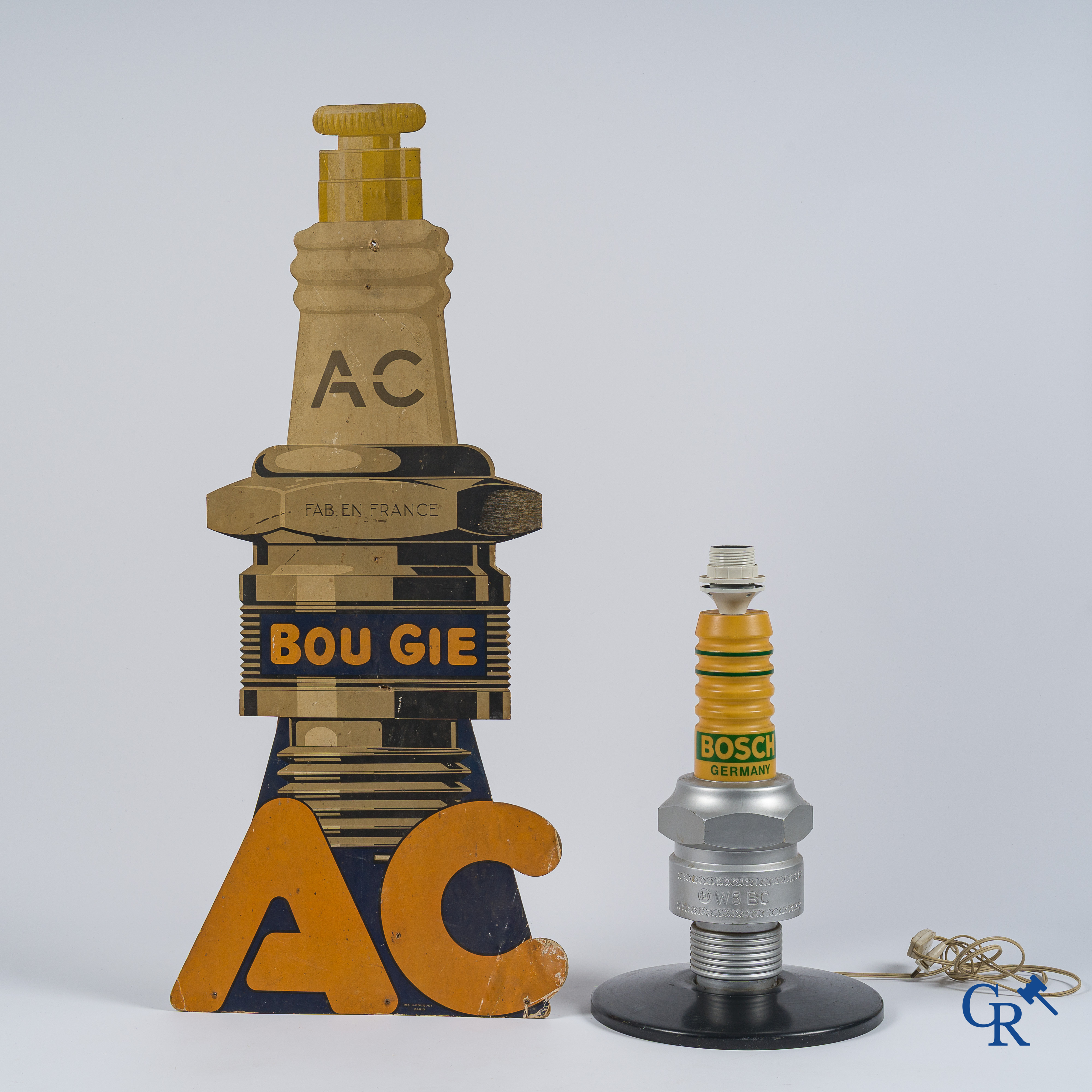Bosch Germany et Bougie AC. Lampe en forme de bougie et carton de vitrine publicitaire. Années '40 et '60.