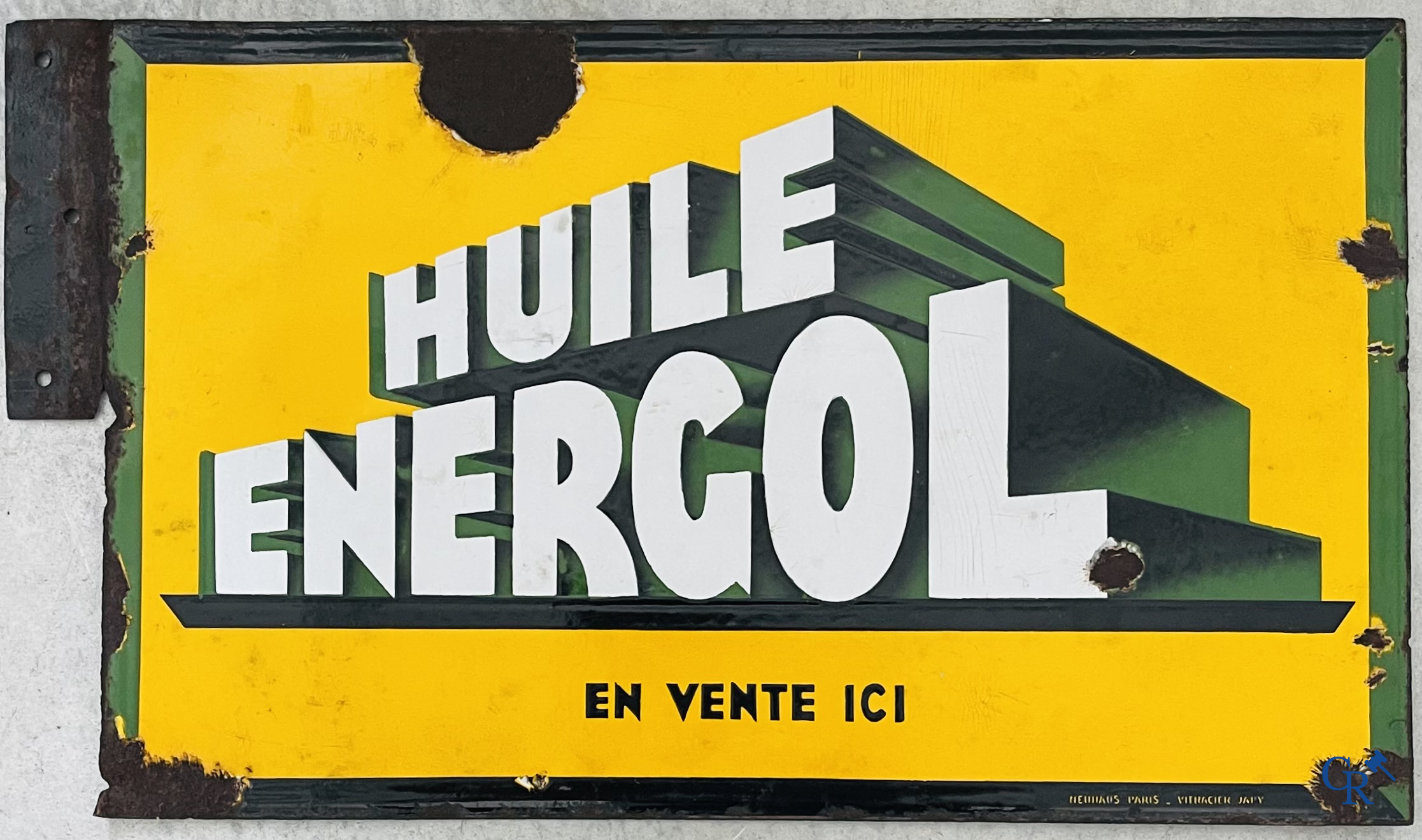 Huile Energol, en vente ici. Dubbelzijdig geëmailleerd uithangsbord voor BP Energol Olie. Jaren '30.