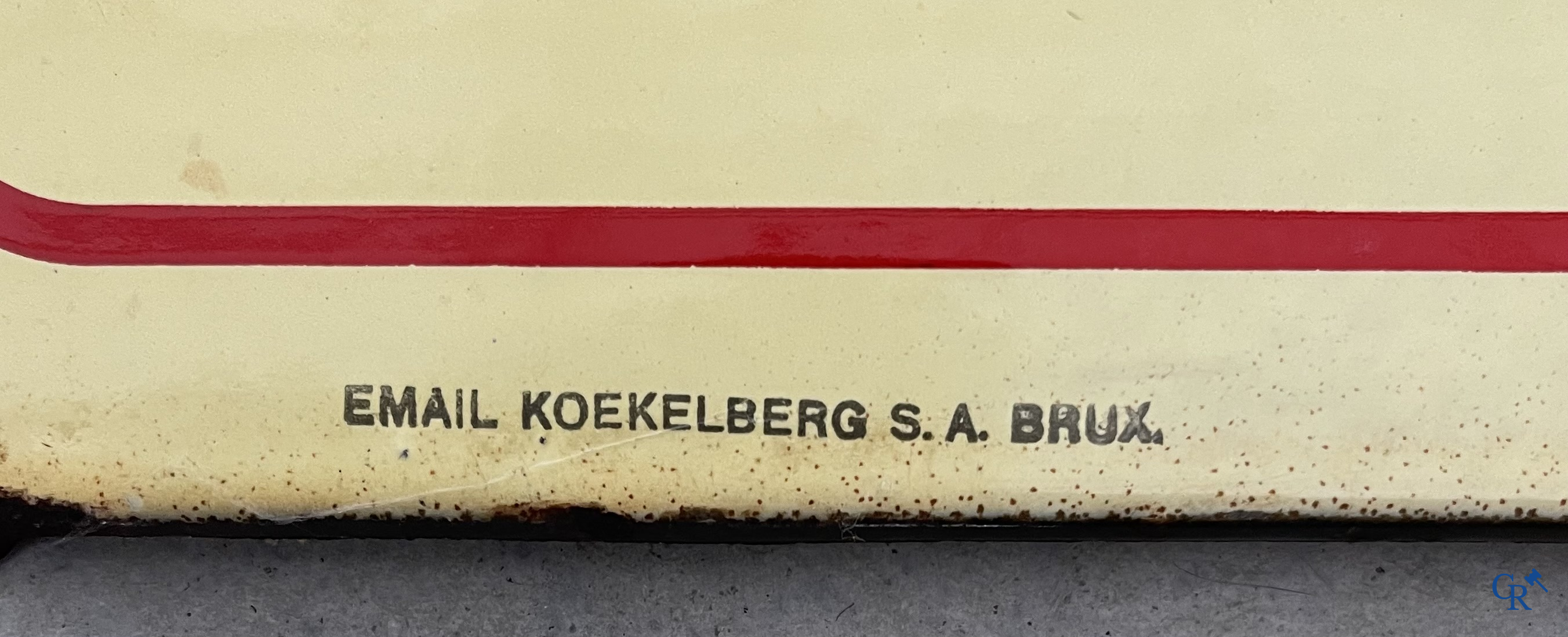 Publiciteit. Emaille reclamebord voor de Sigaren en Sigarillos van TAF. Emaillerie Koekelberg 1951.