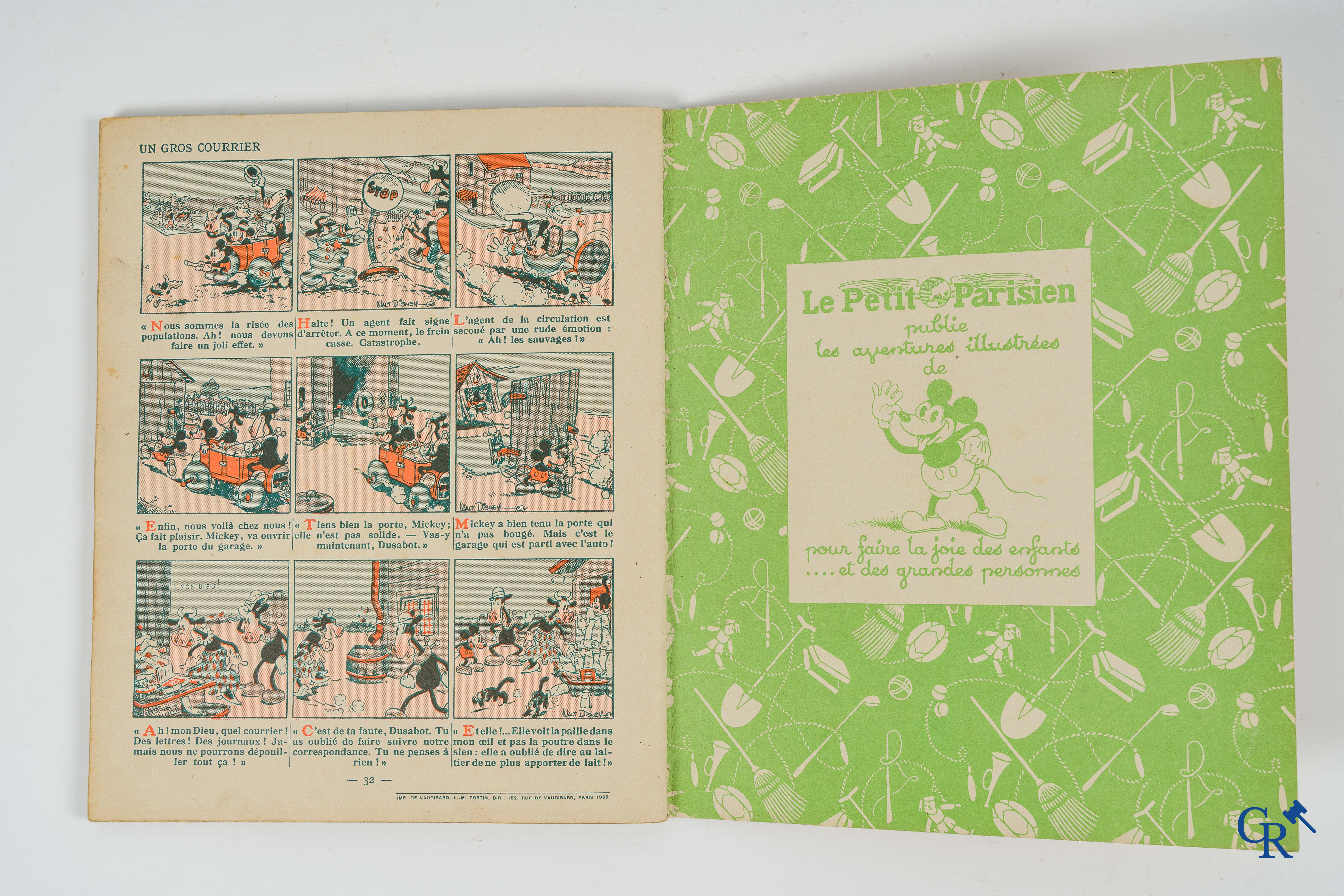 Hachette. Mickey fait du camping. Illustrations de Walt Disney.