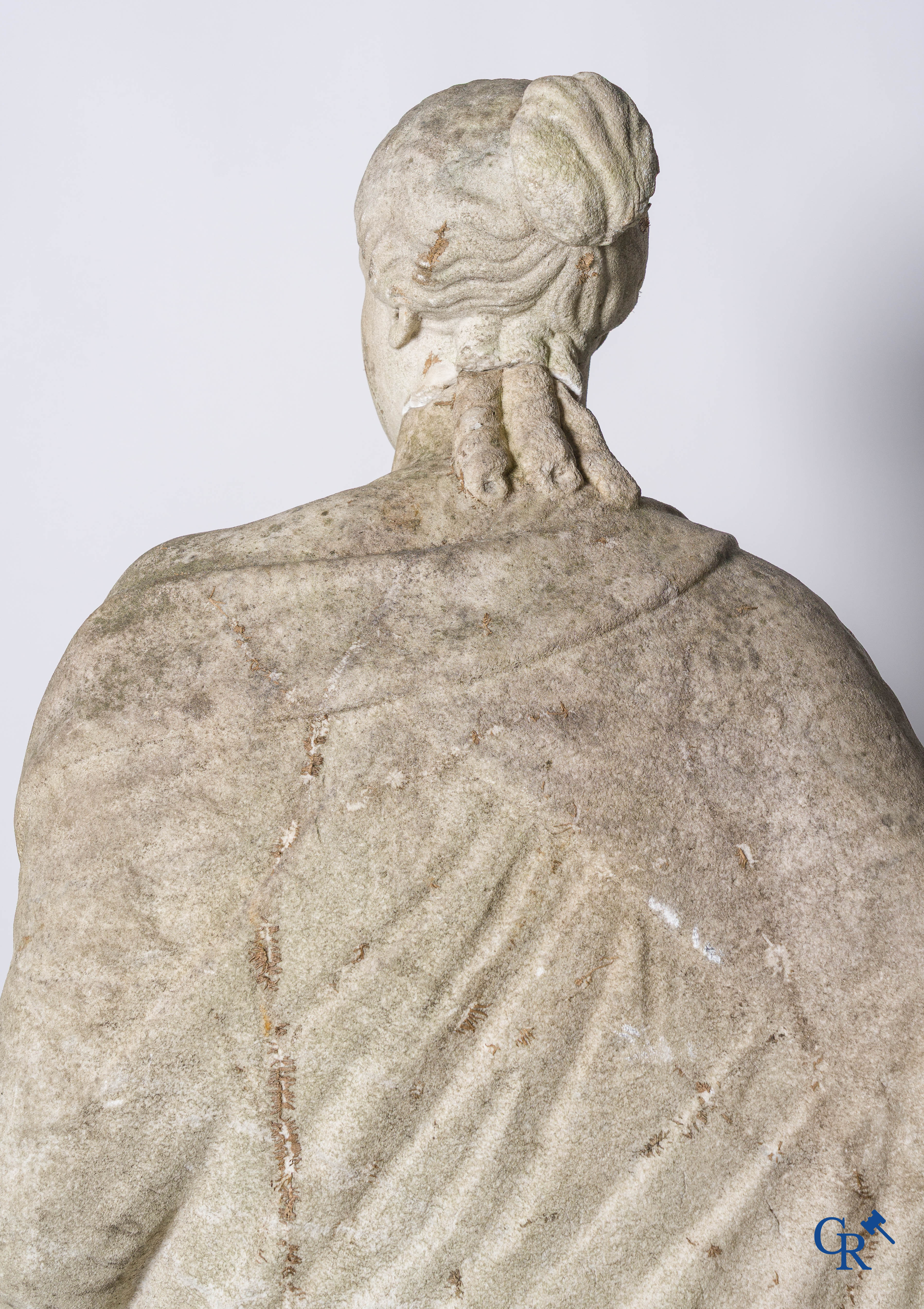 2 Imposante sculpturen in gebeeldhouwd marmer. De Romeinse godin Cerès en de Griekse god Asklepios. Circa 1700-1750.