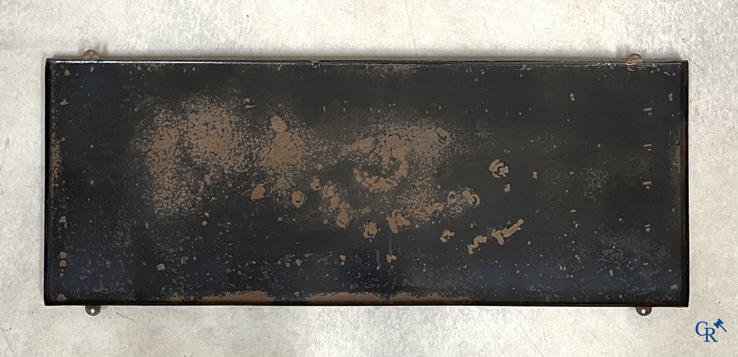 Castrol Motor Oil, emaille reclamebord voor Castrol motor olie. Zeldzame versie met 2 zwart omcirkelde logo's. 1948.