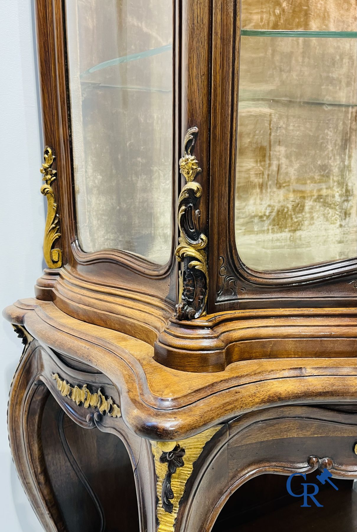 Showcase in walnut. LXV style. around 1900.