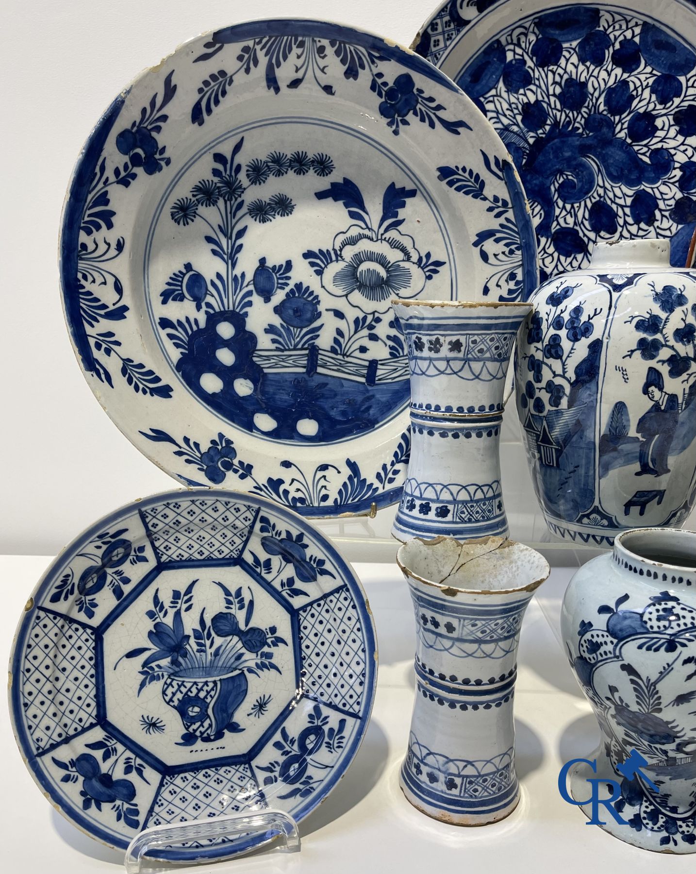 Delft: 10 pieces of 18 century Delft faience.