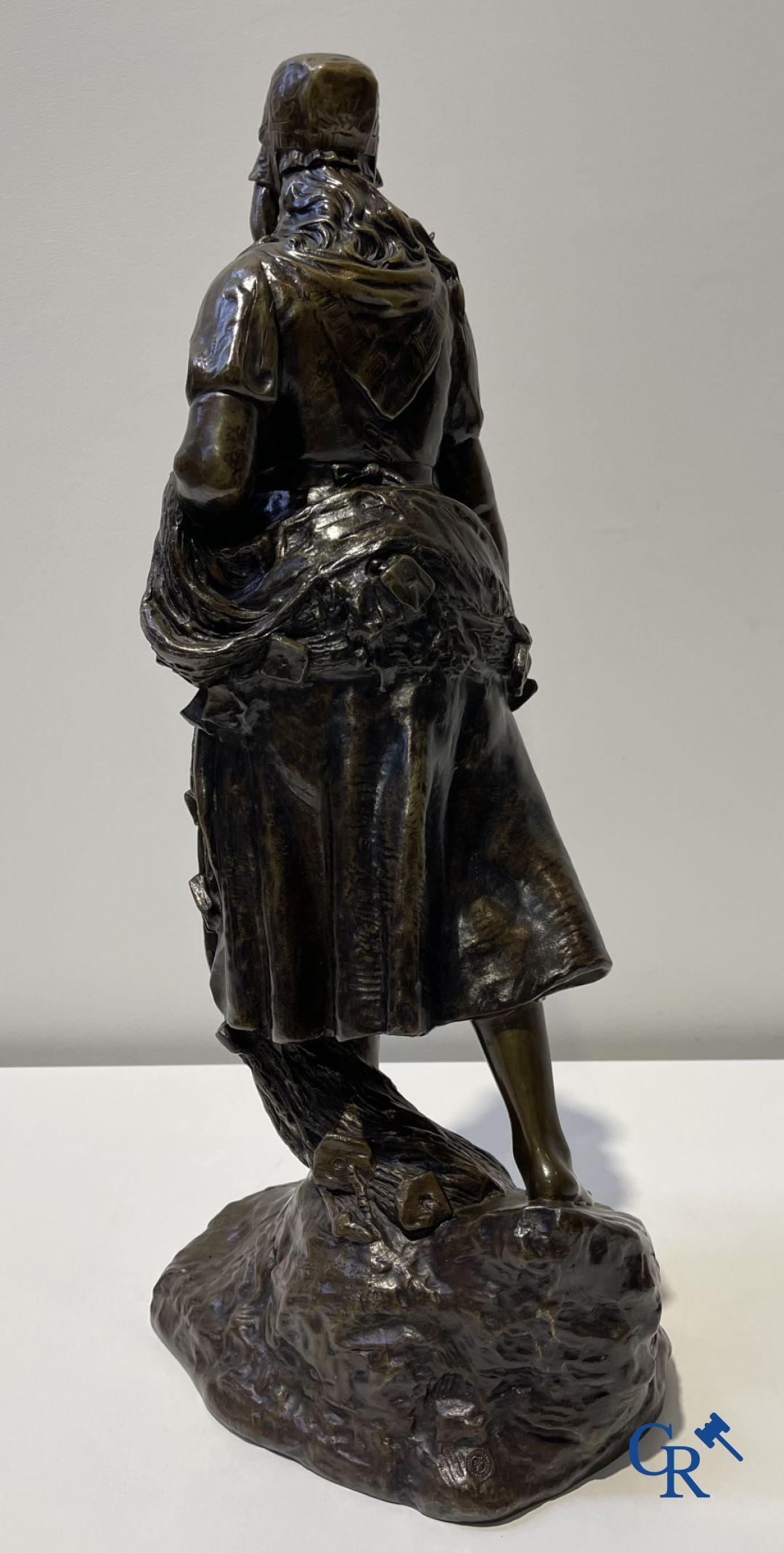 Alexandre-Mathurin Pêche (1872-1957) (*) Bronzen beeld. Vissersvrouw. Susse Frères Editeurs Paris.