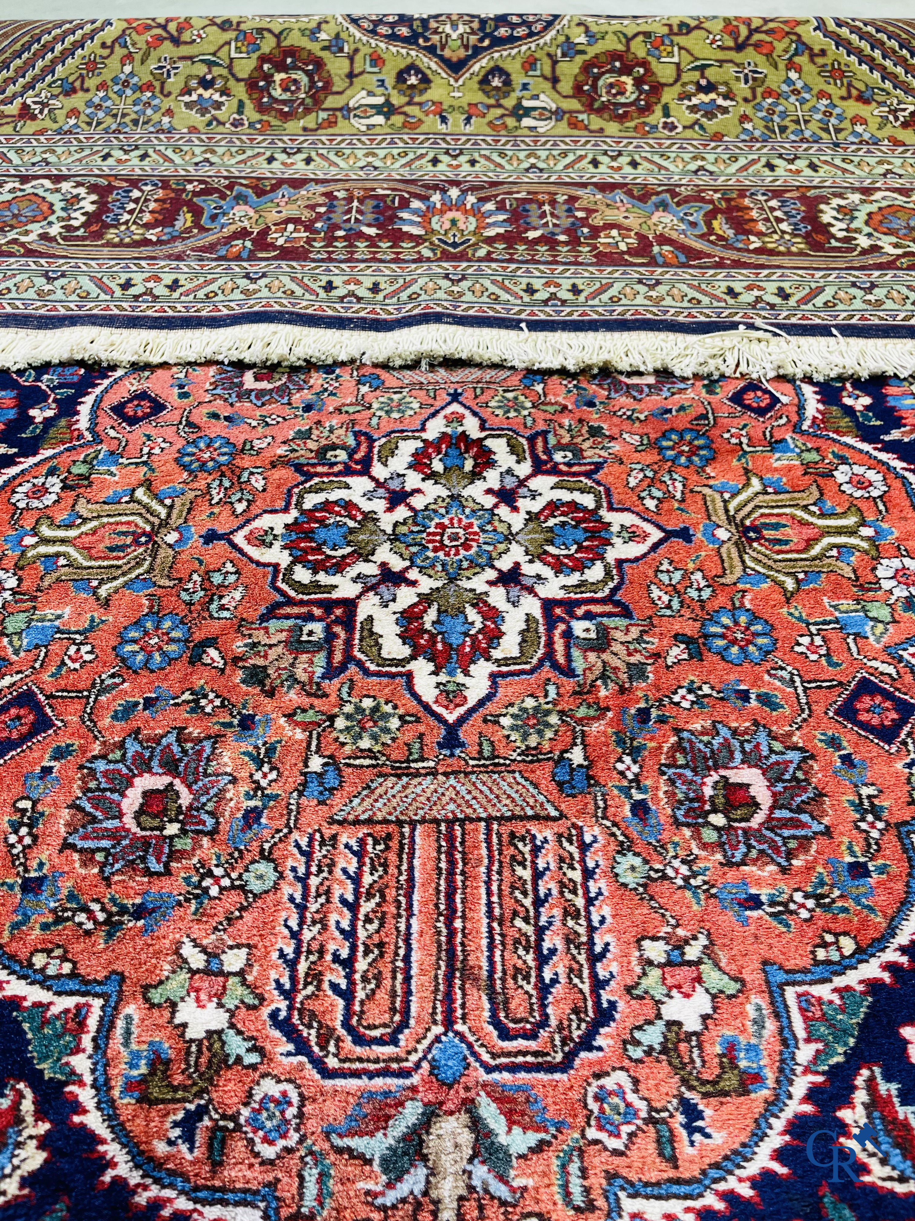 Tapis d'Orient: Tabriz Iran, tapis perse. Grand tapis noué à la main.