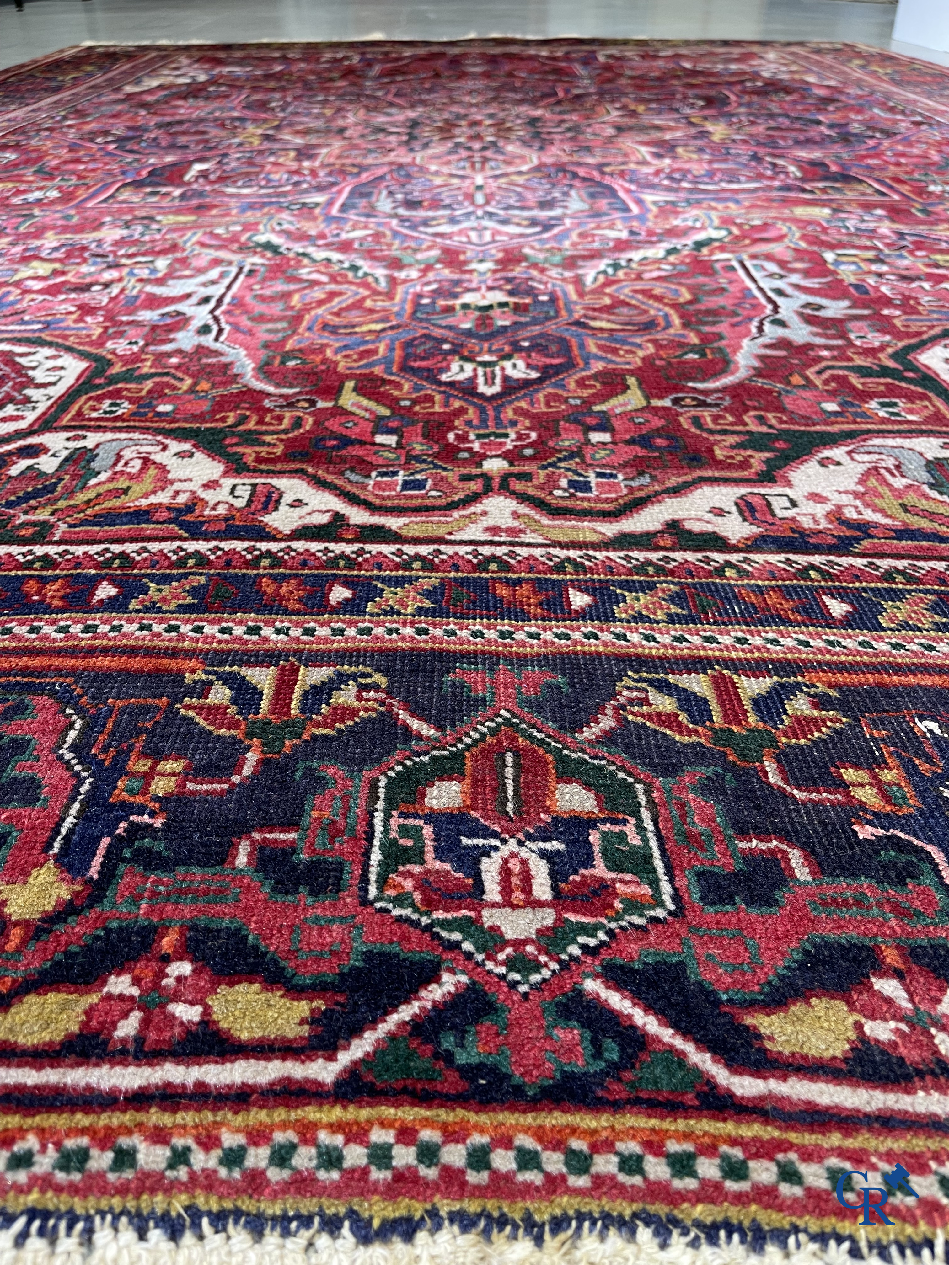 Tapis d'orient: Iran, un grand tapis persan noué à la main. Kashan.