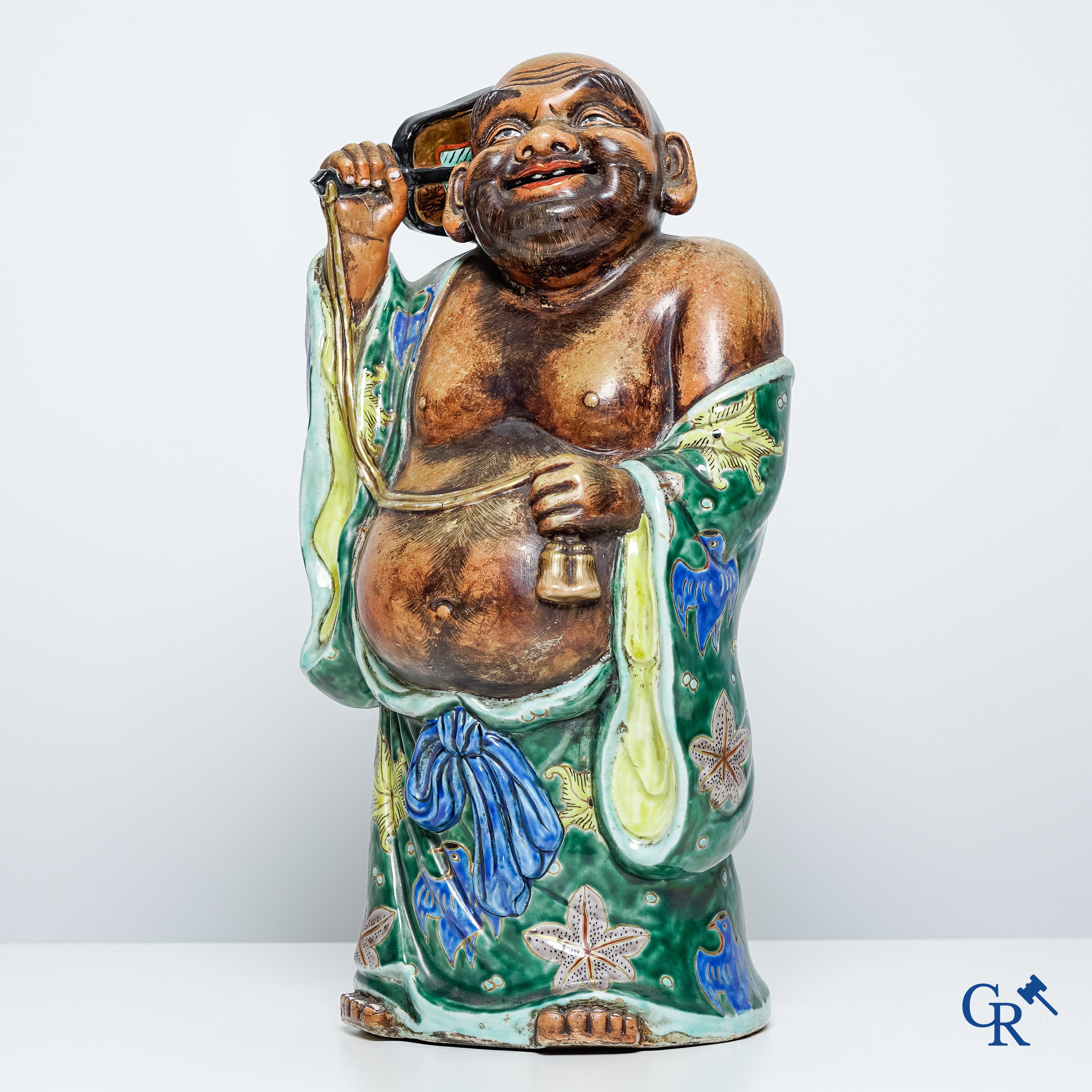 Art Asiatique: Grand personnage en porcelaine japonaise. 19ème siècle. Marqué.