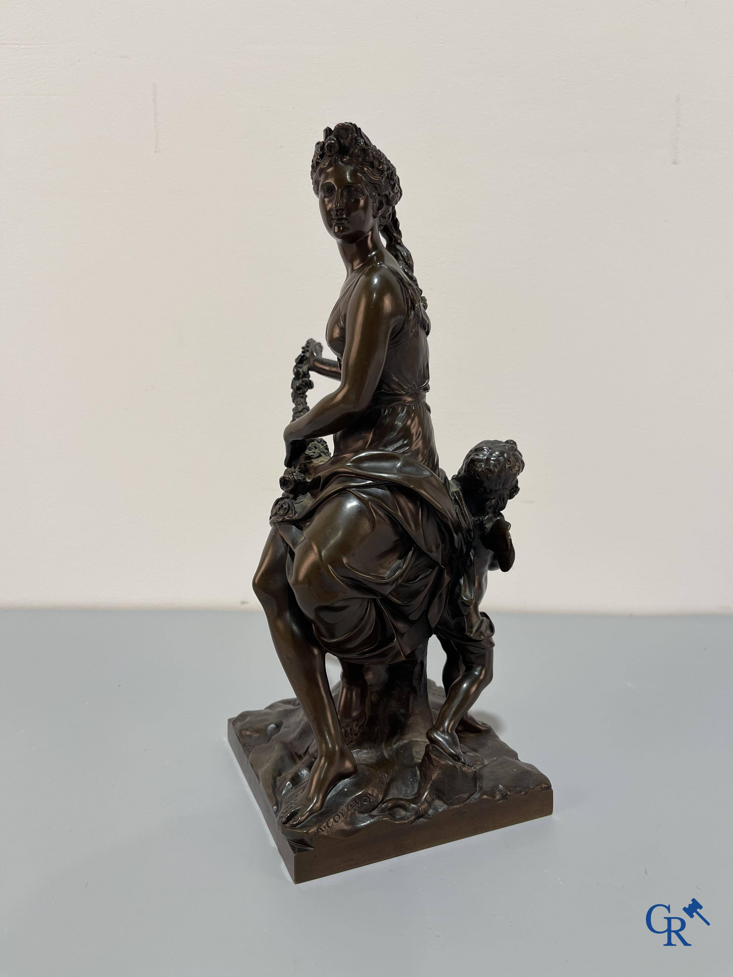 Antoine Coyzevox (naar) Fijngesculpteerde voorstelling van Venus met Cupido. F. Barbedienne fondeur.