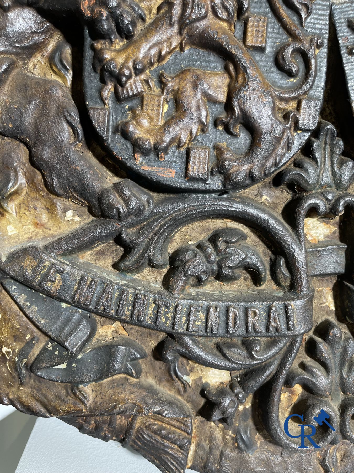 Exceptionally Royal Coat of Arms in dented and polychrome cast iron. the Netherlands, 19th century.