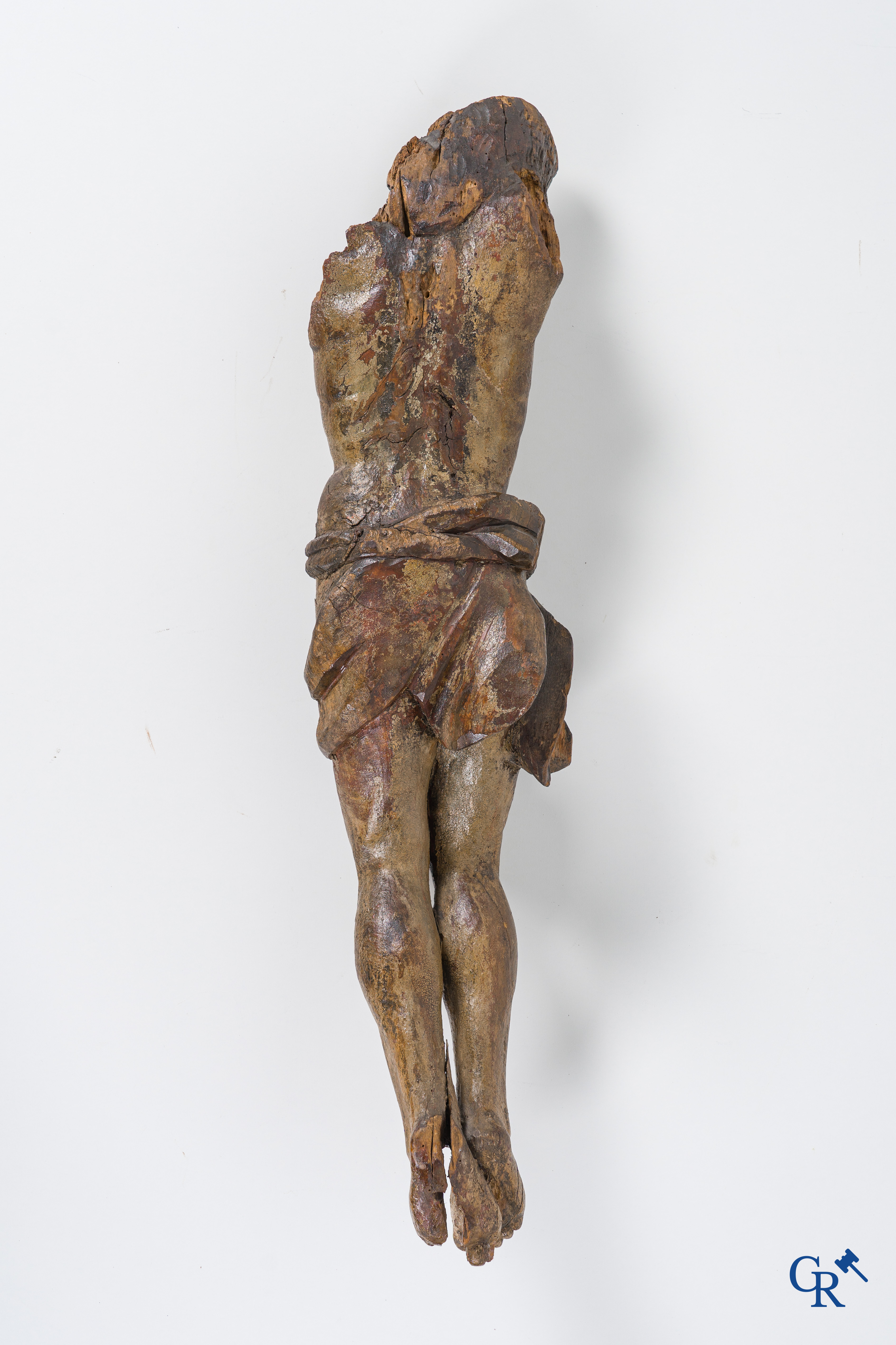 Religieuze objecten: Een grote decoratieve corpus in gesculpteerd en gepolychromeerd hout. 17e eeuw.