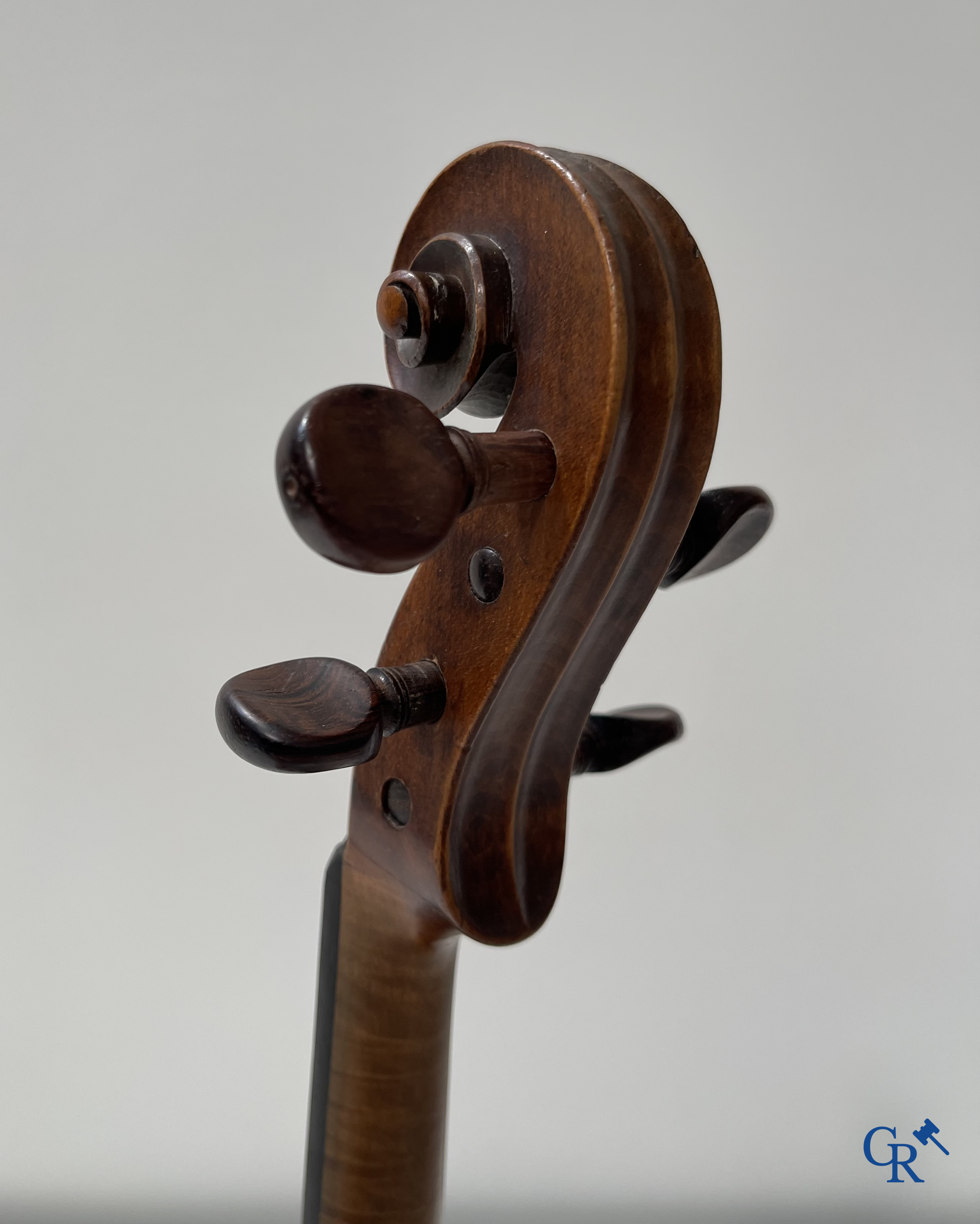 Musical instrument, violin.