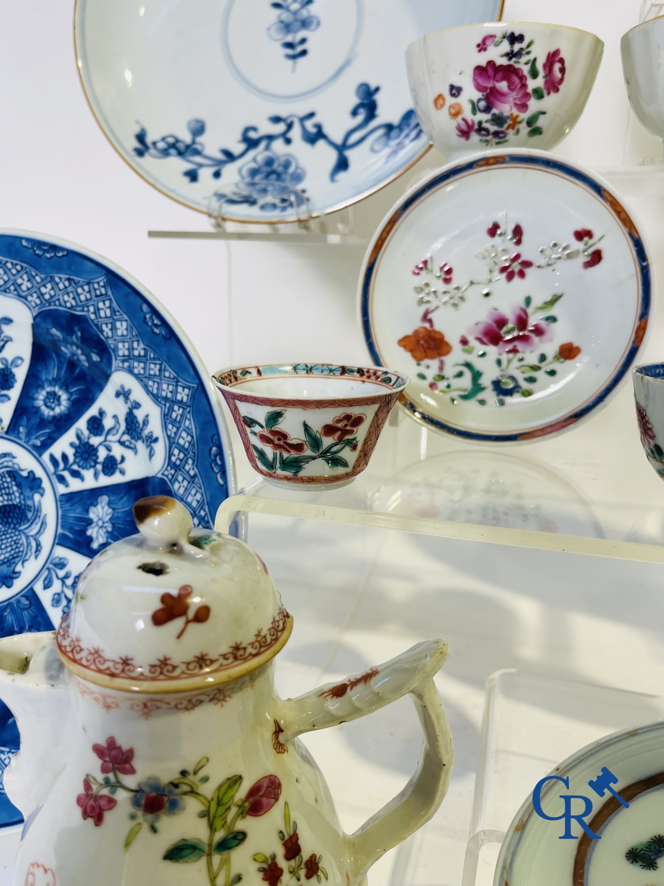 Porcelaine chinoise: 16 pièces de porcelaine chinoise XVIIIème et XIXème.