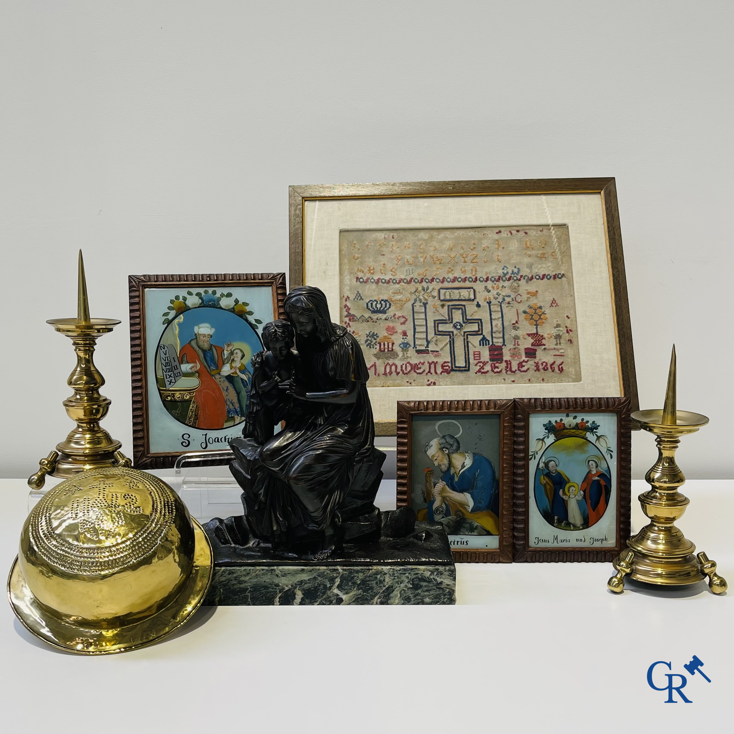 A lot with 18th and 19th century religious objects.