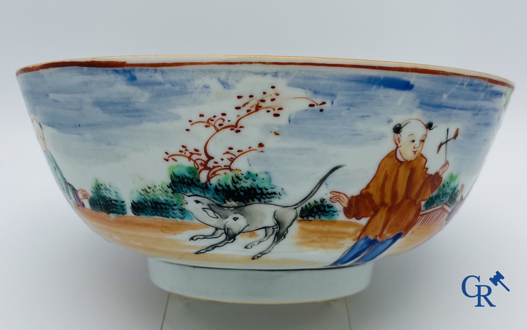 Asian Art: Beautiful lot of Chinese porcelain.