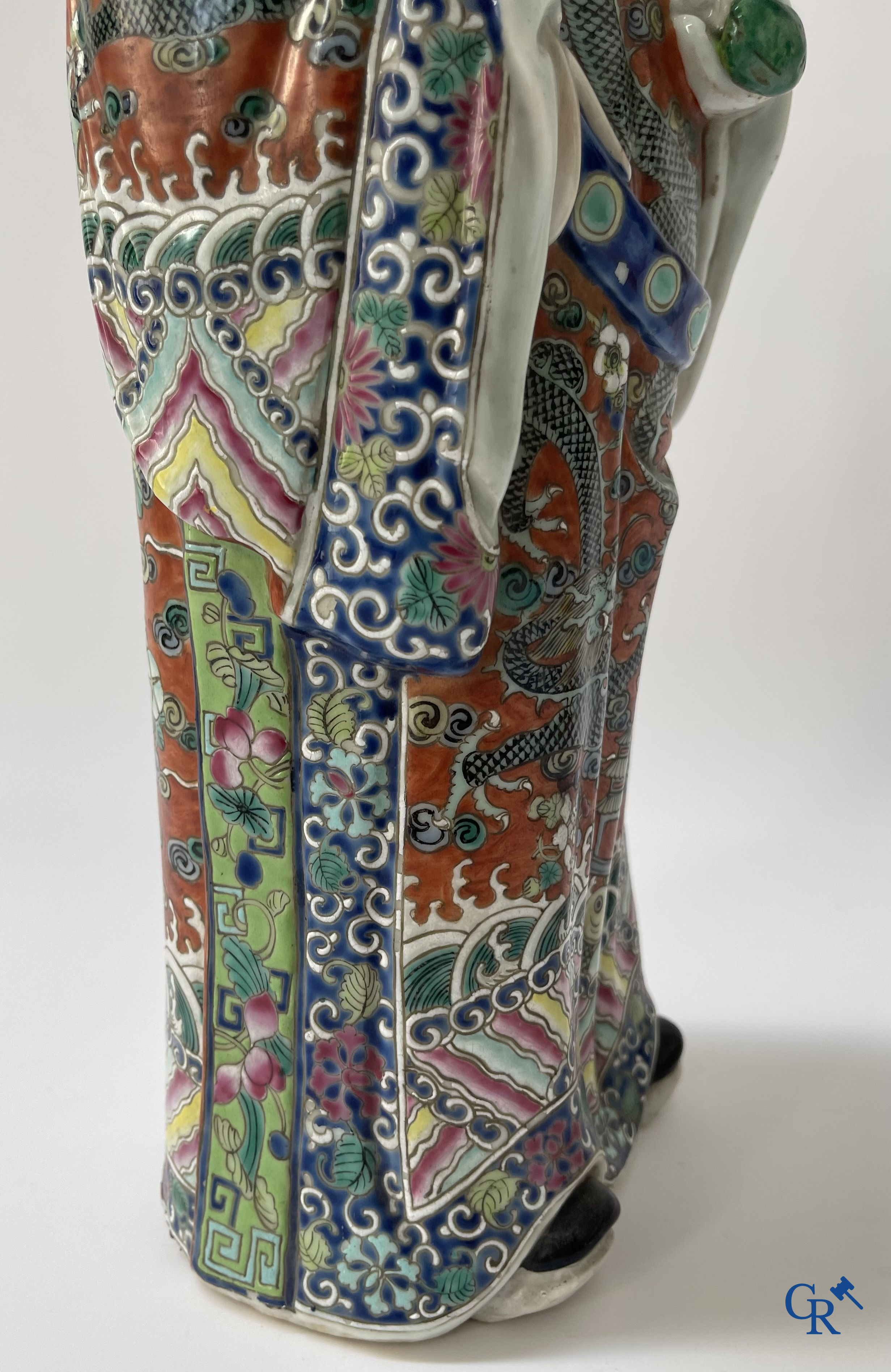 Aziatica, Chinees porselein. 3 Chinese famille rose figuren van onsterfelijken. 19de eeuw.