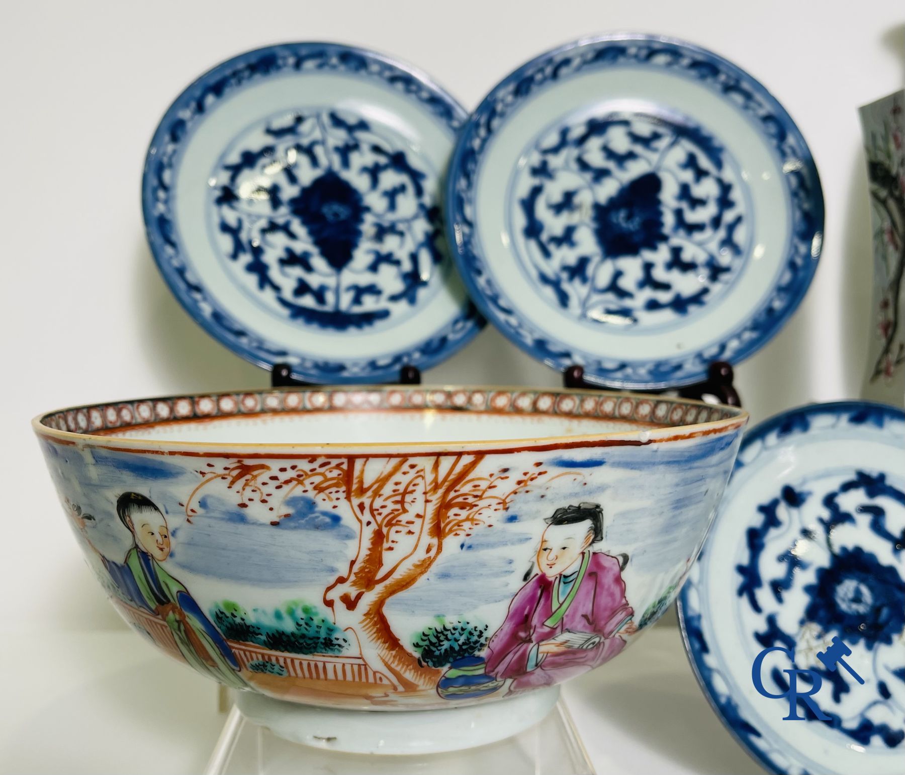 Asian Art: Beautiful lot of Chinese porcelain.