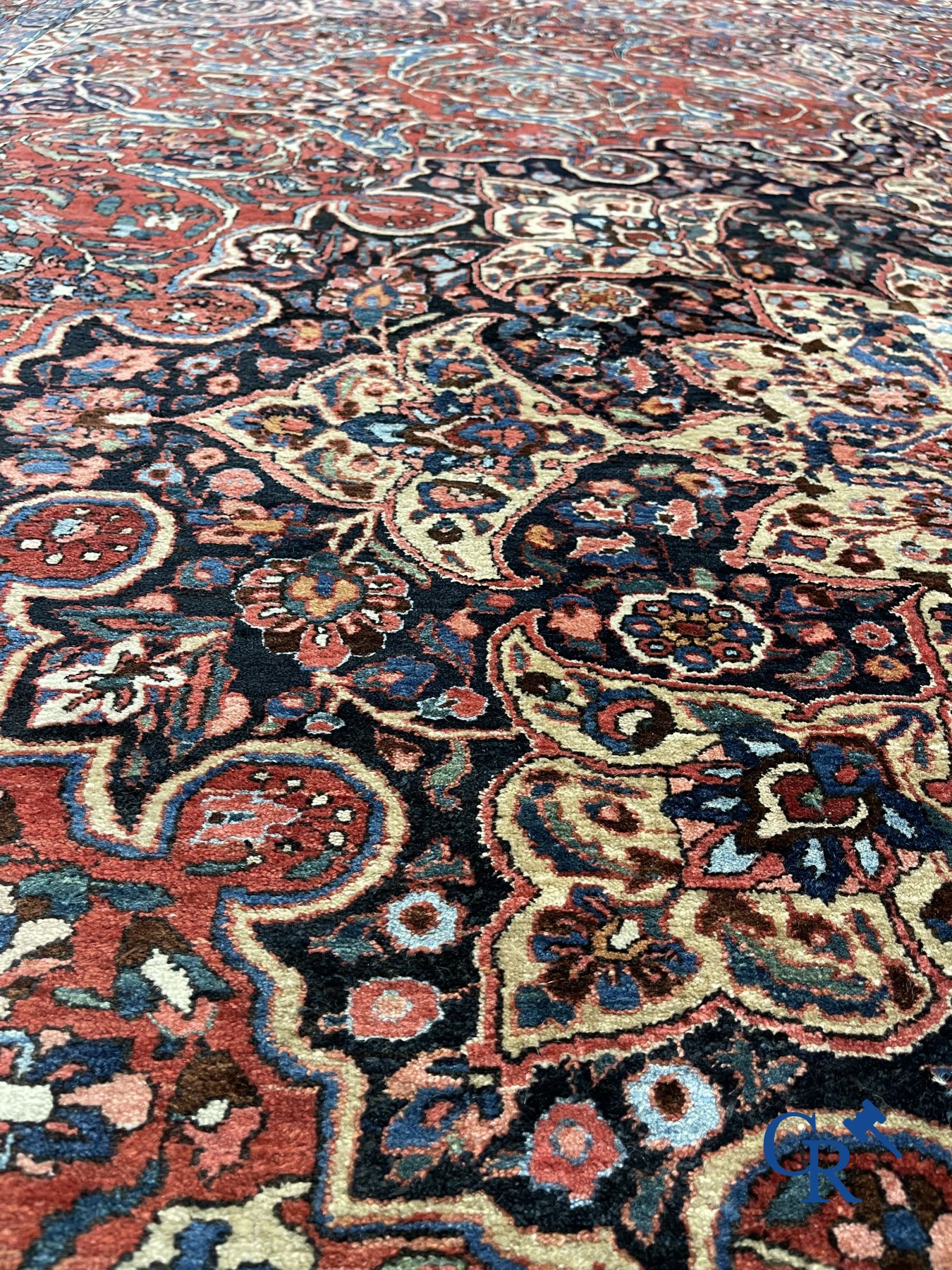 Carpets: Iran: An exceptional Persian carpet. Kashan.