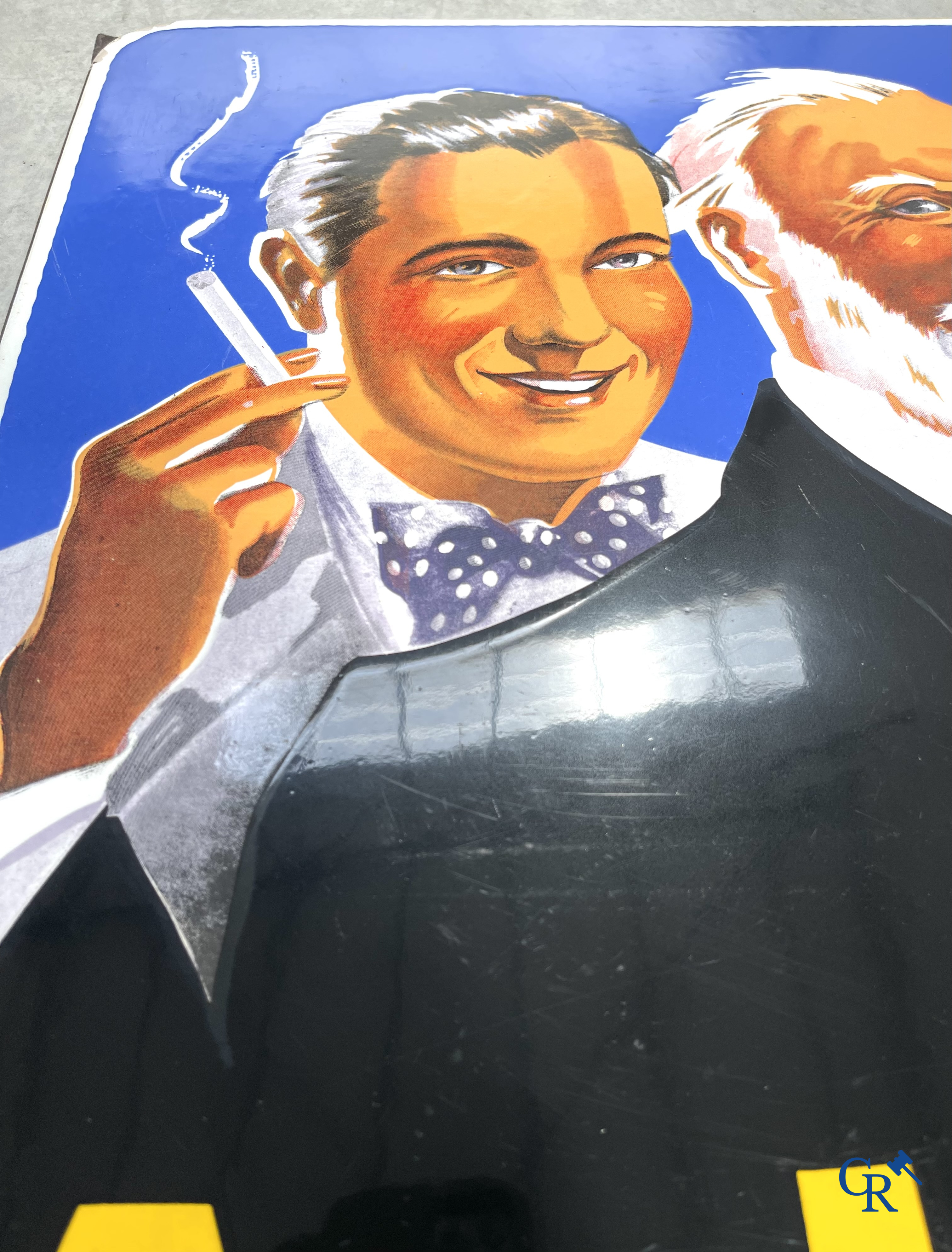 AJJA, Emaille reclamebord voor de tabakswaren van AJJA. Emaillerie Odon Warland. T.P. Bruxelles 1952.