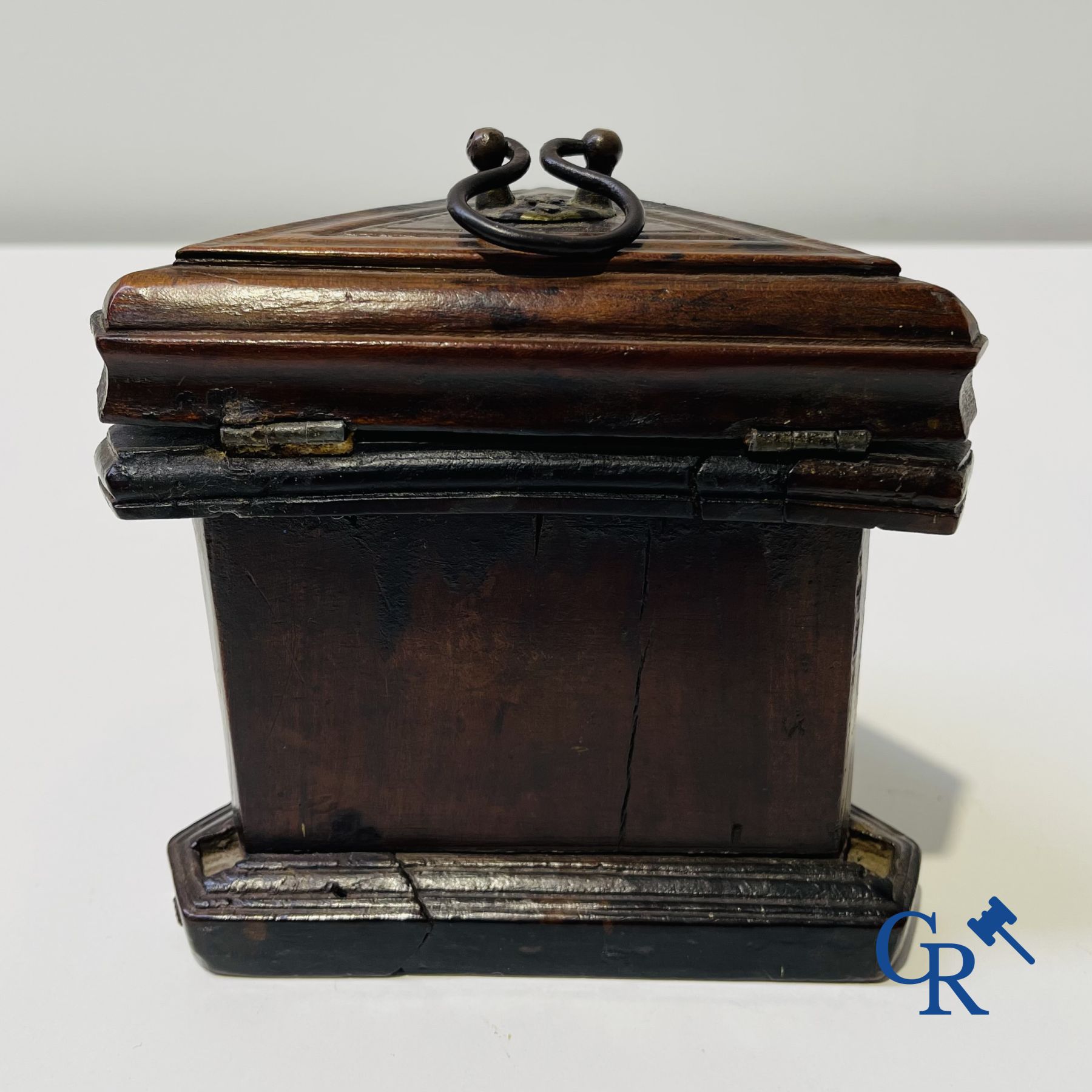 Religious objects: Box of Holy oils. 17th-18th century.