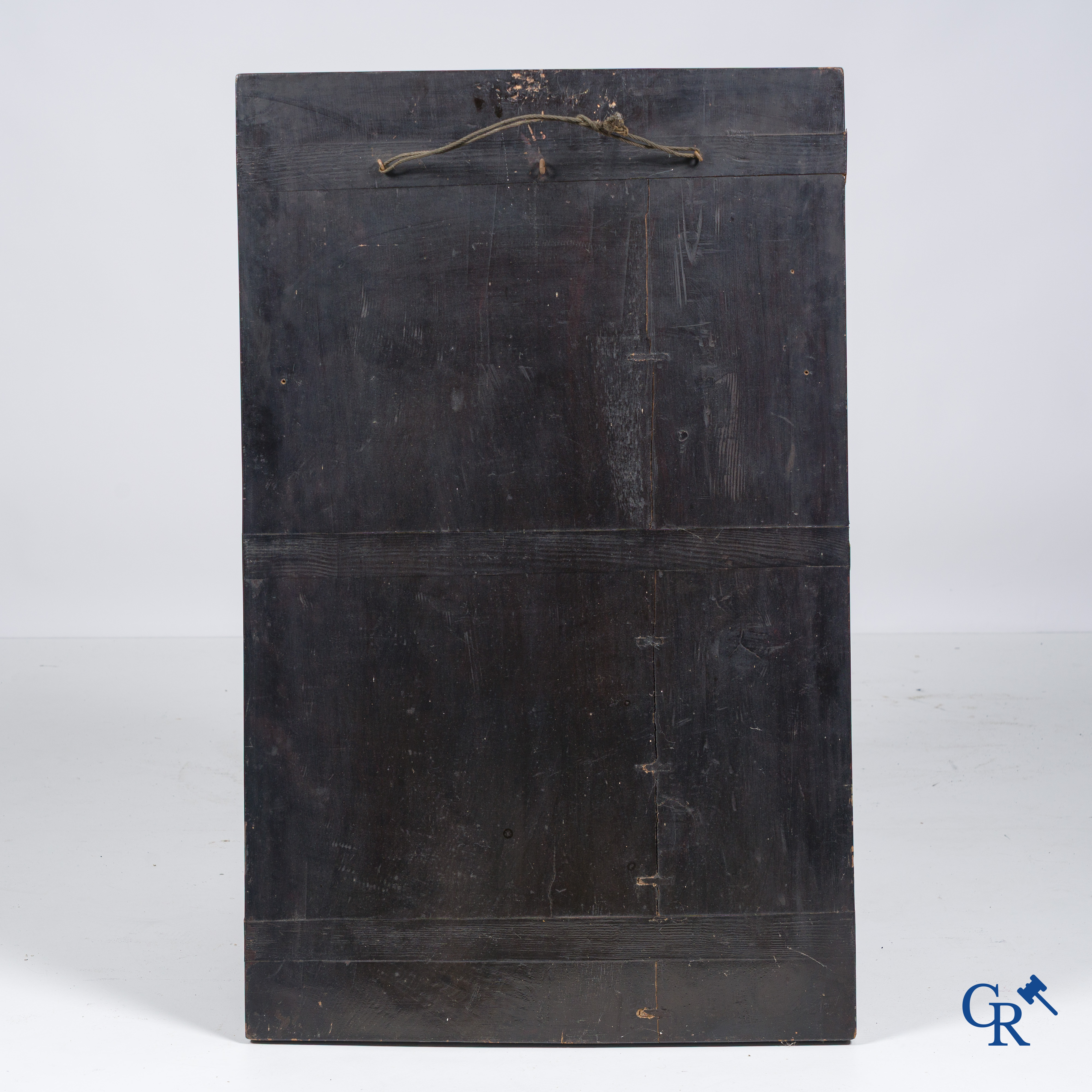 Aziatica, een groot houten paneel met lakwerk en inlegwerk. Bloemen en vlinder decor. 19e eeuw.