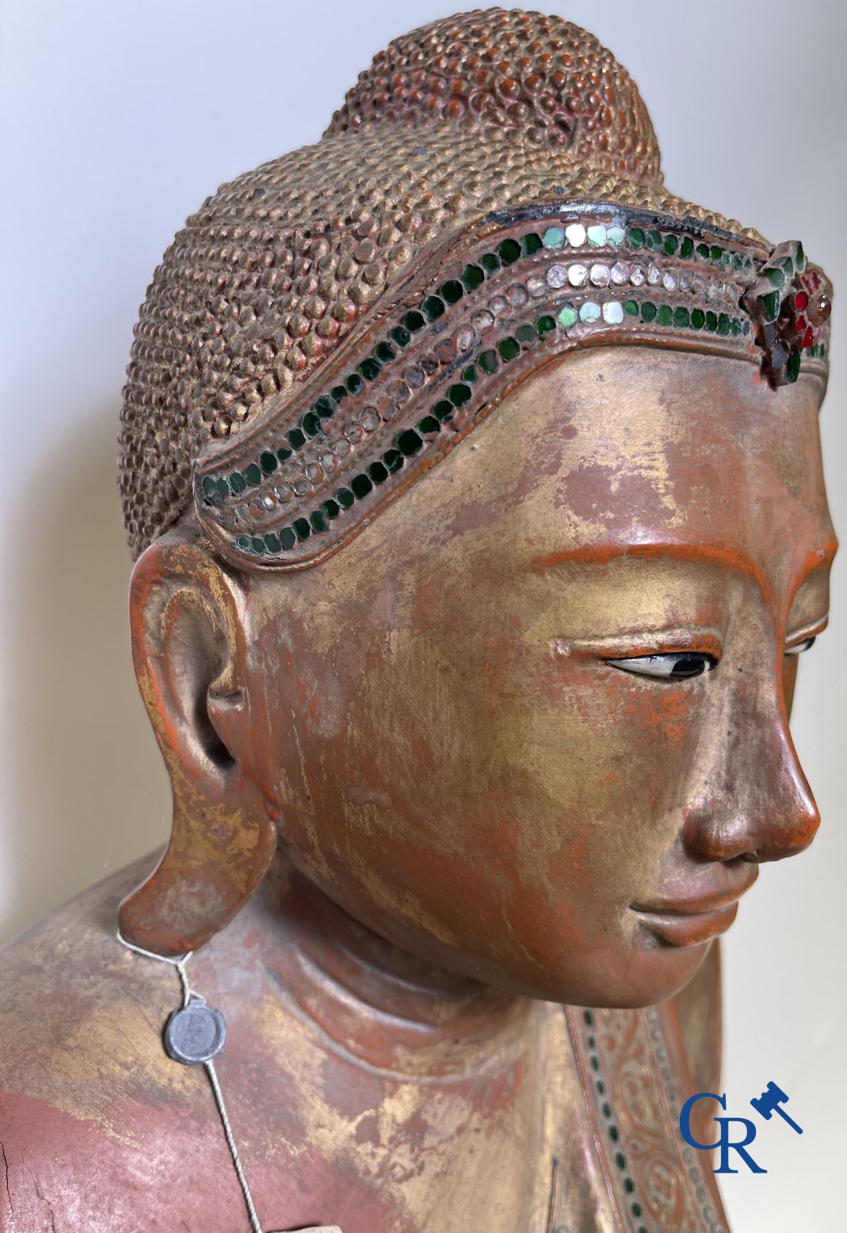 Imposing wooden lacquered Bouddha. Burma, 19th century.