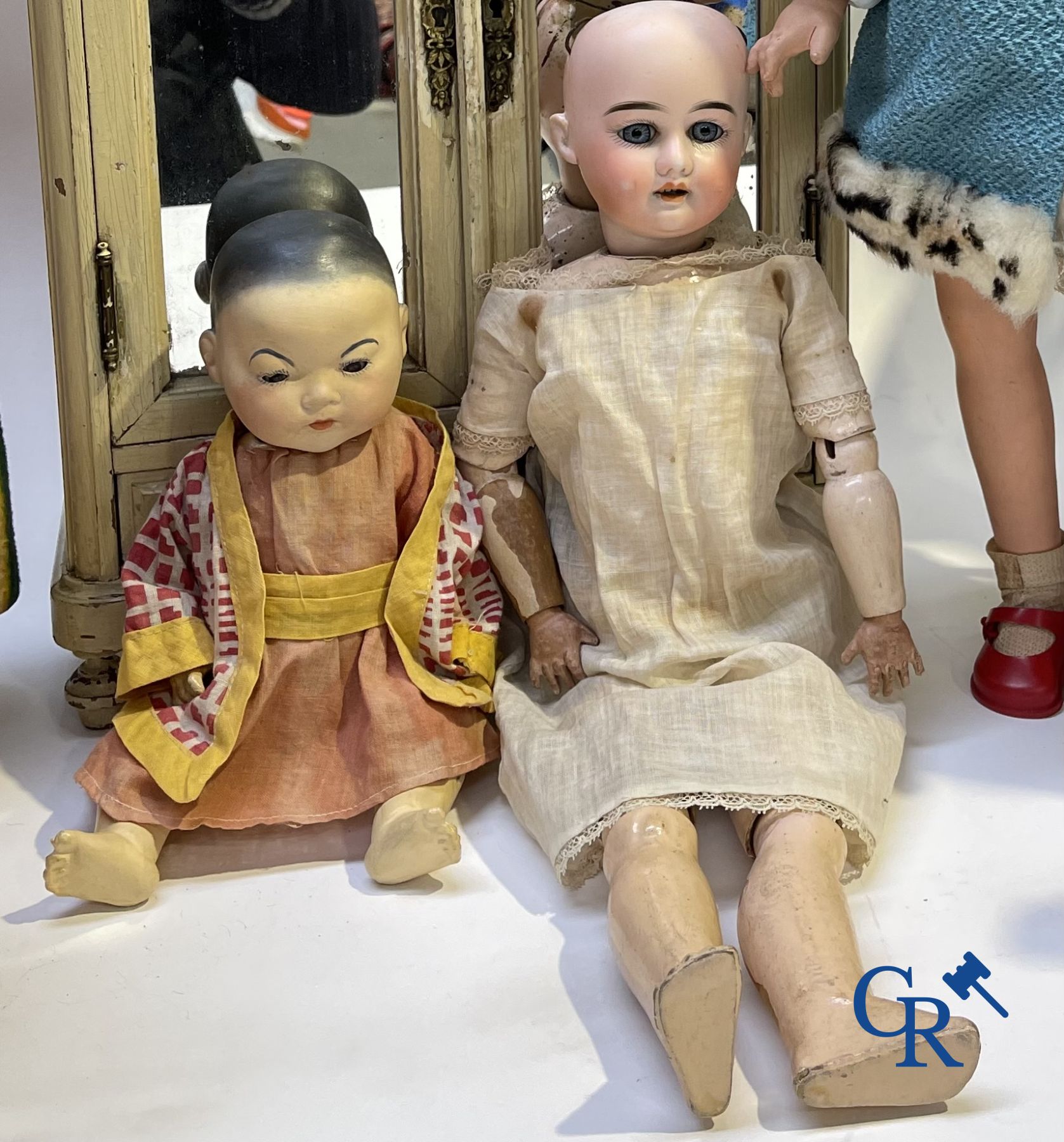 Toys: antique dolls: A lot of diverse toys.