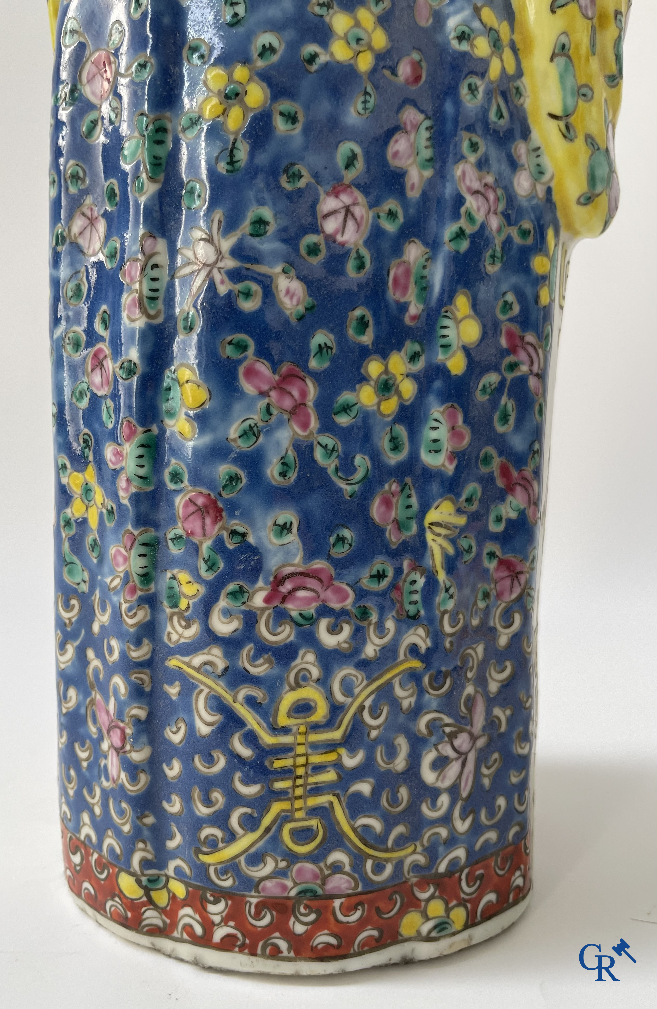 Aziatica, Chinees porselein. 3 Chinese famille rose figuren van onsterfelijken. 19de eeuw.