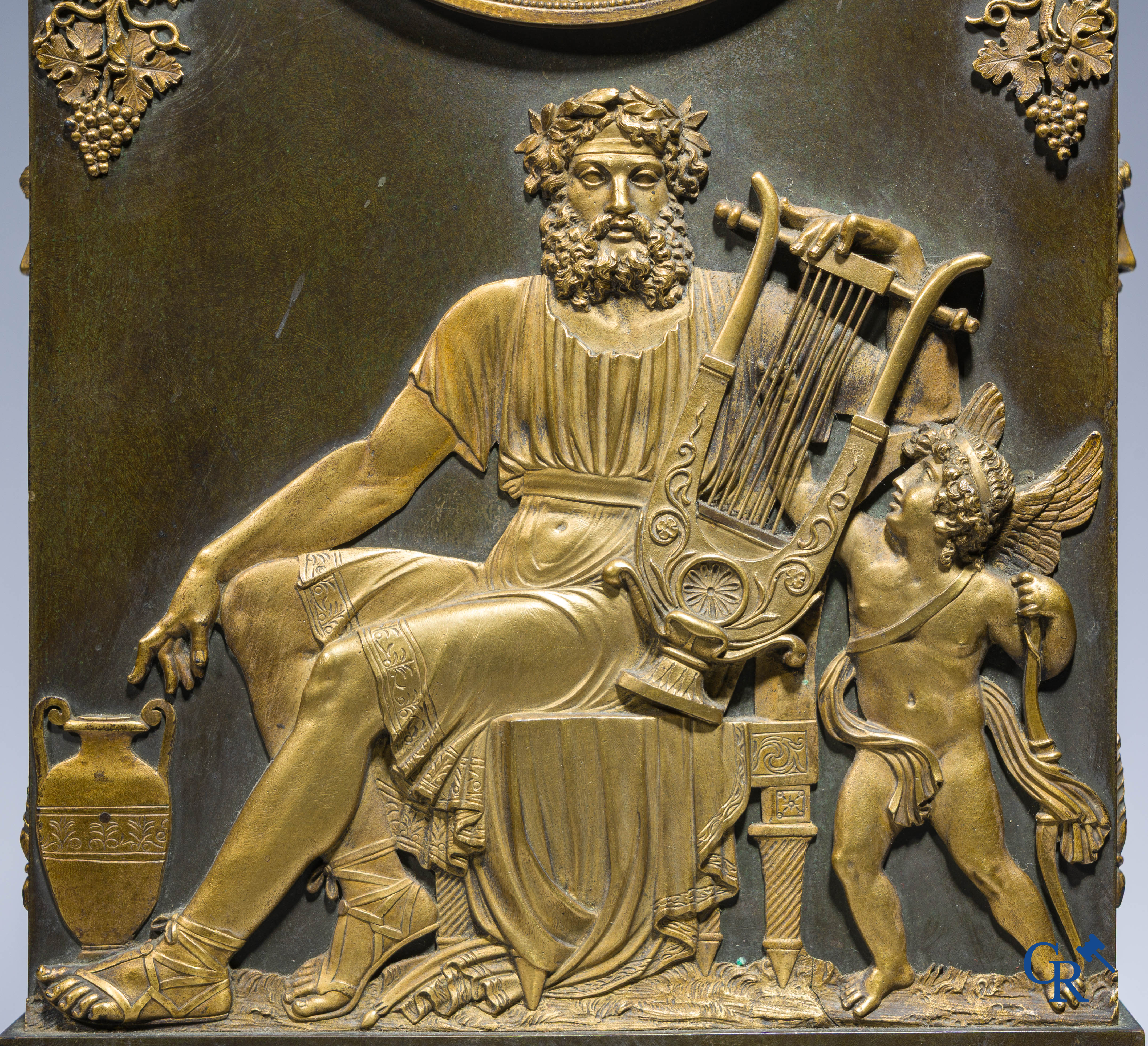 Claude Galle, Rue Vivienne à Paris. Pendule borne "Anacreon" in verguld en gepatineerd brons. Empire, Circa 1806.