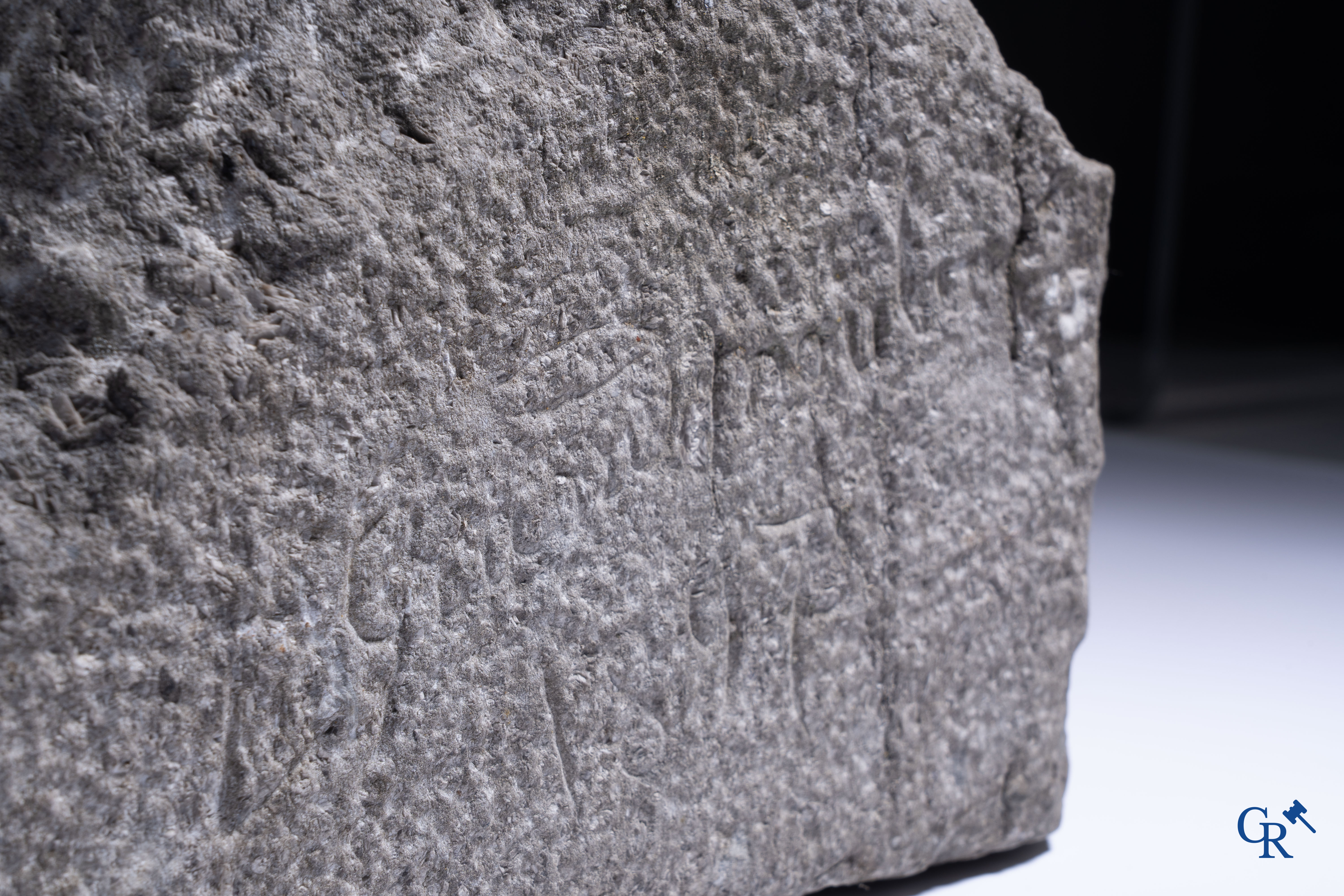 Constantin Meunier (in de stijl van). Buste in gesculpteerde Belgische blauwe hardsteen.