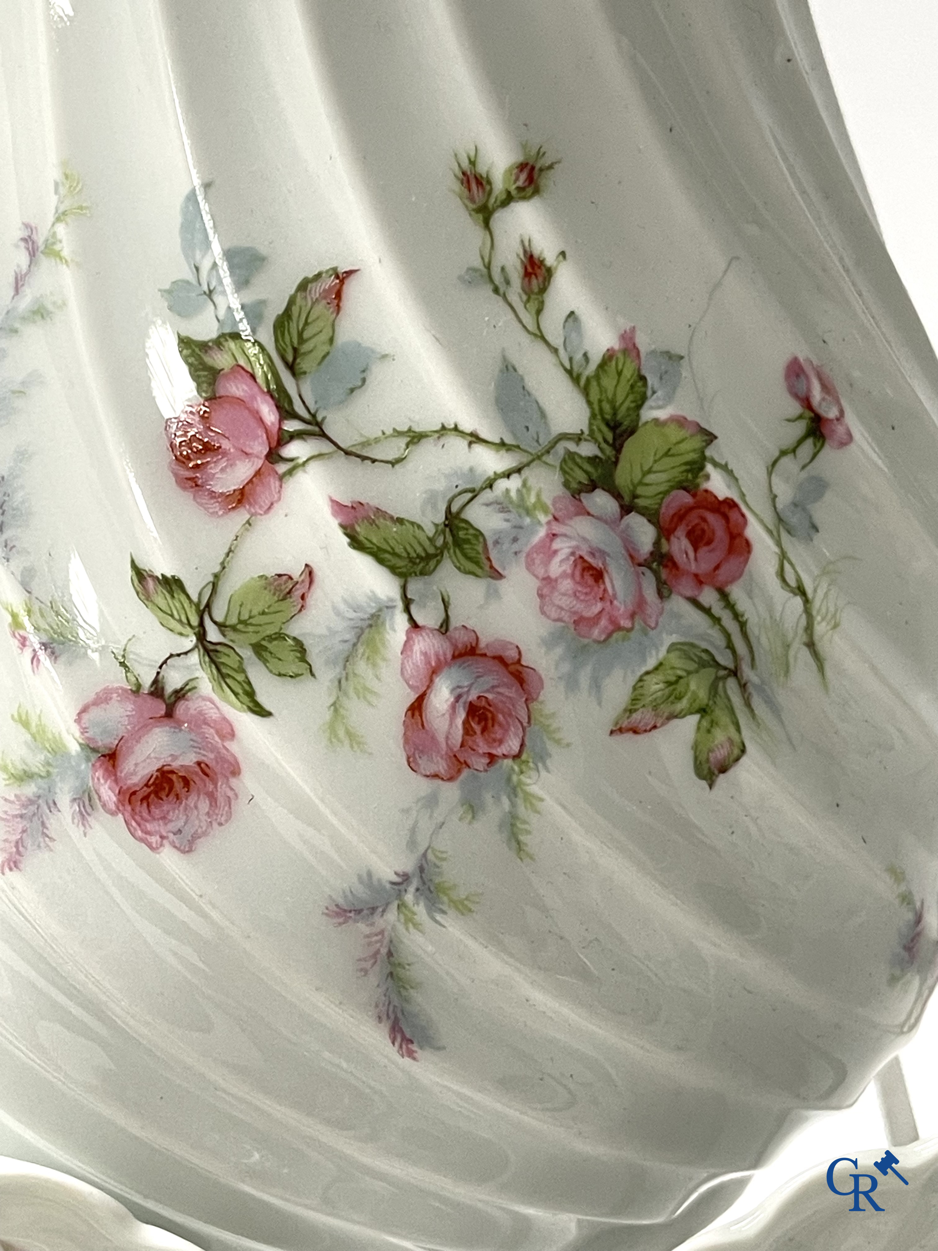 Haviland Limoges. Service à café peinte à la main en porcelaine française. Vers 1900.