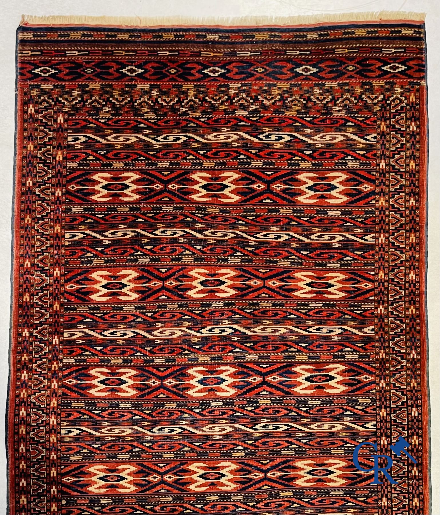 Tapis: Tapis oriental ancien.