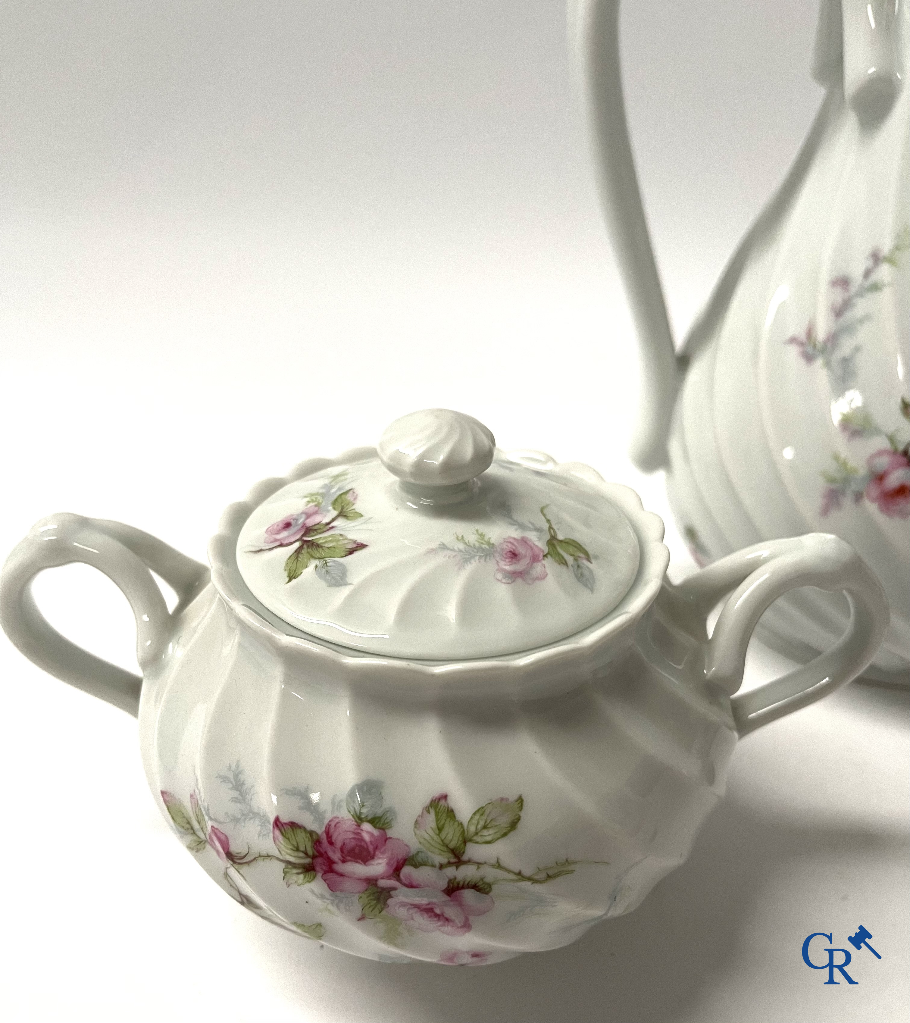 Haviland Limoges. Service à café peinte à la main en porcelaine française. Vers 1900.