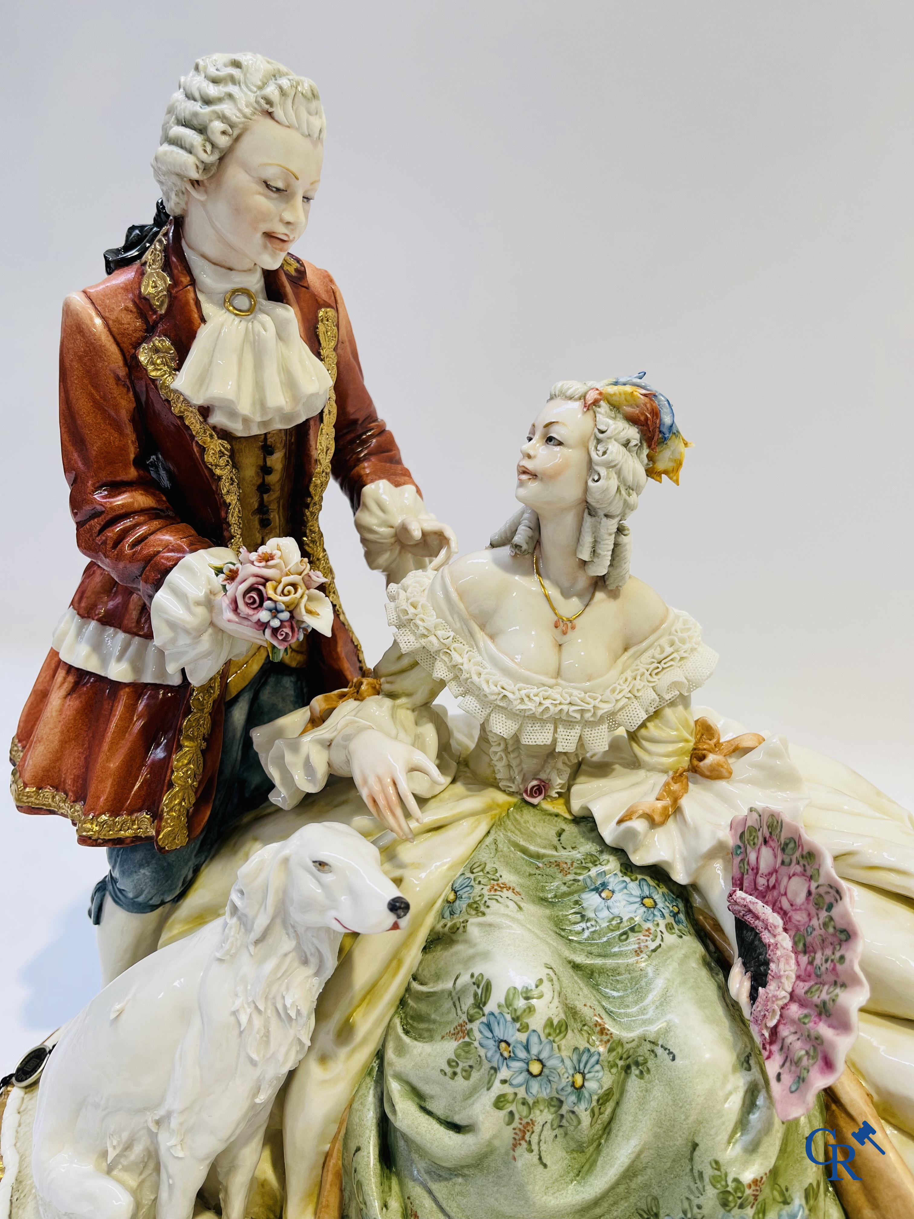 Porcelaine: Capodimonte: Groupe exceptionnel en porcelaine italienne avec dentelle.