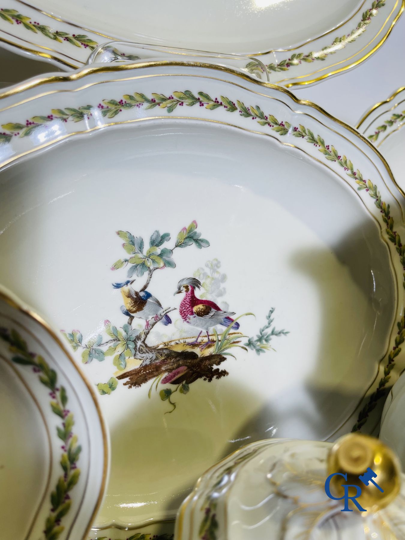 Limoges. L. Bernardaud & Cie. Prachtig servies in Limoges porselein. Model Chevreuse.