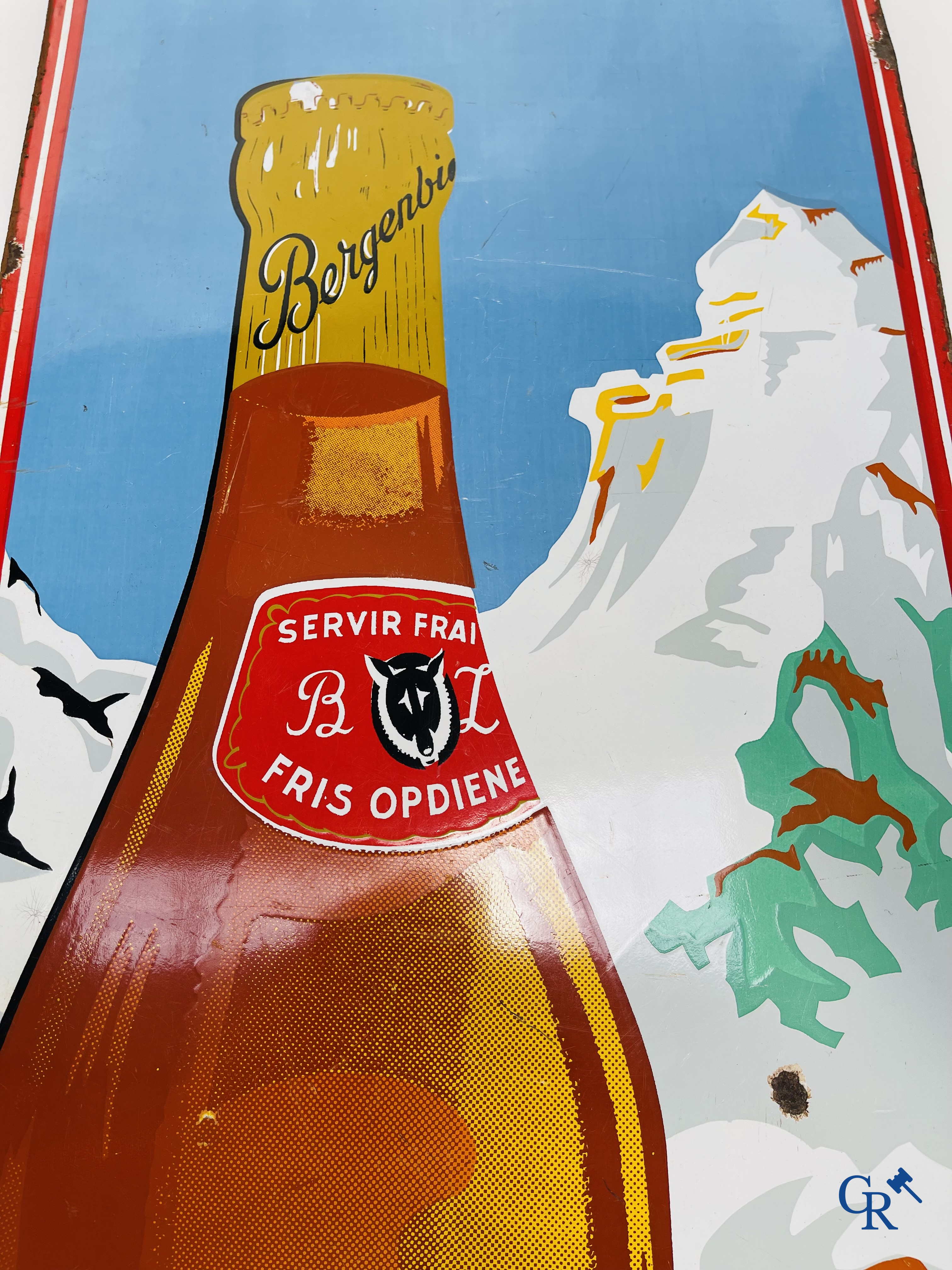 Bergenbier. Emaille reclamebord voor de luxepils "Bergenbier" van brouwerij Zeeberg te Aalst. Emaillerie Koekelberg '56.