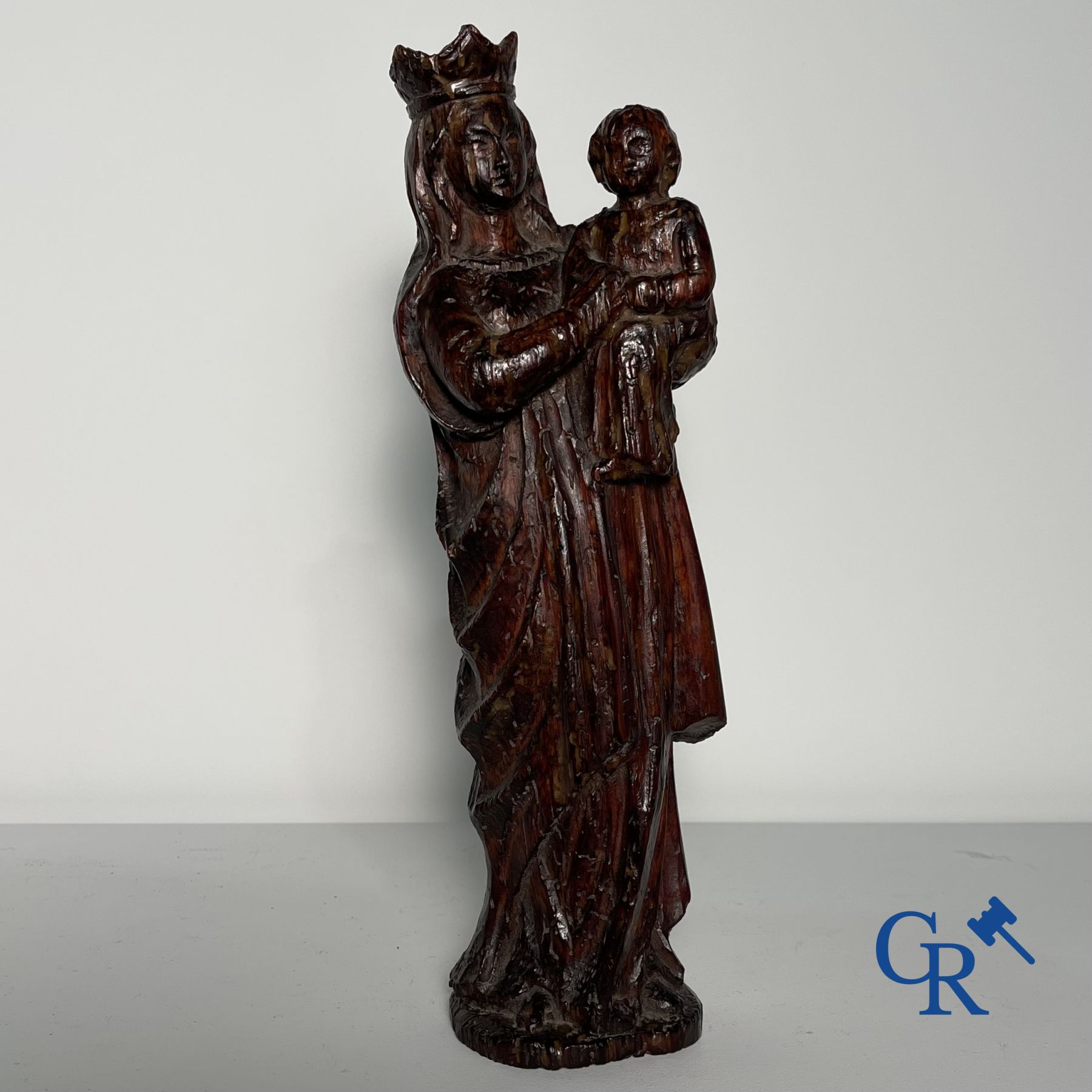 Wooden statue: Mary with child.