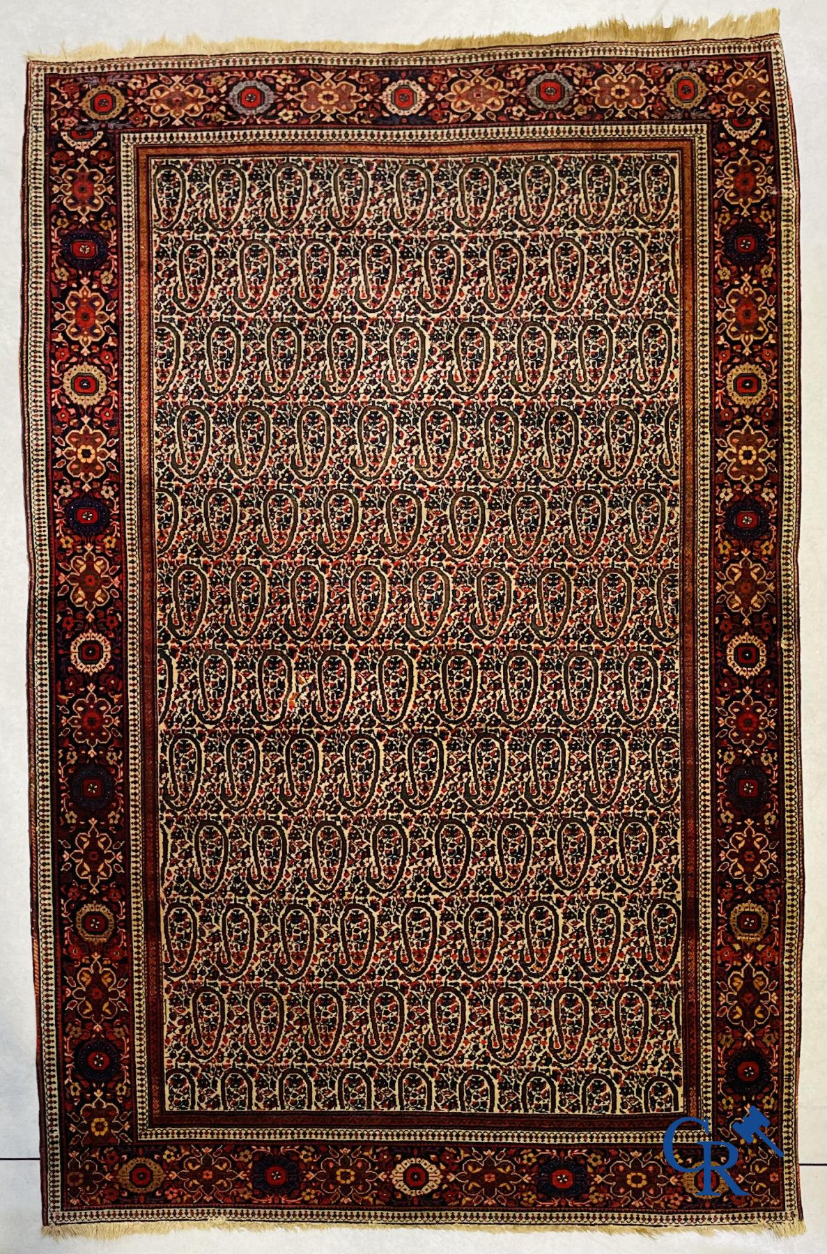 Tapis: Tapis oriental ancien.