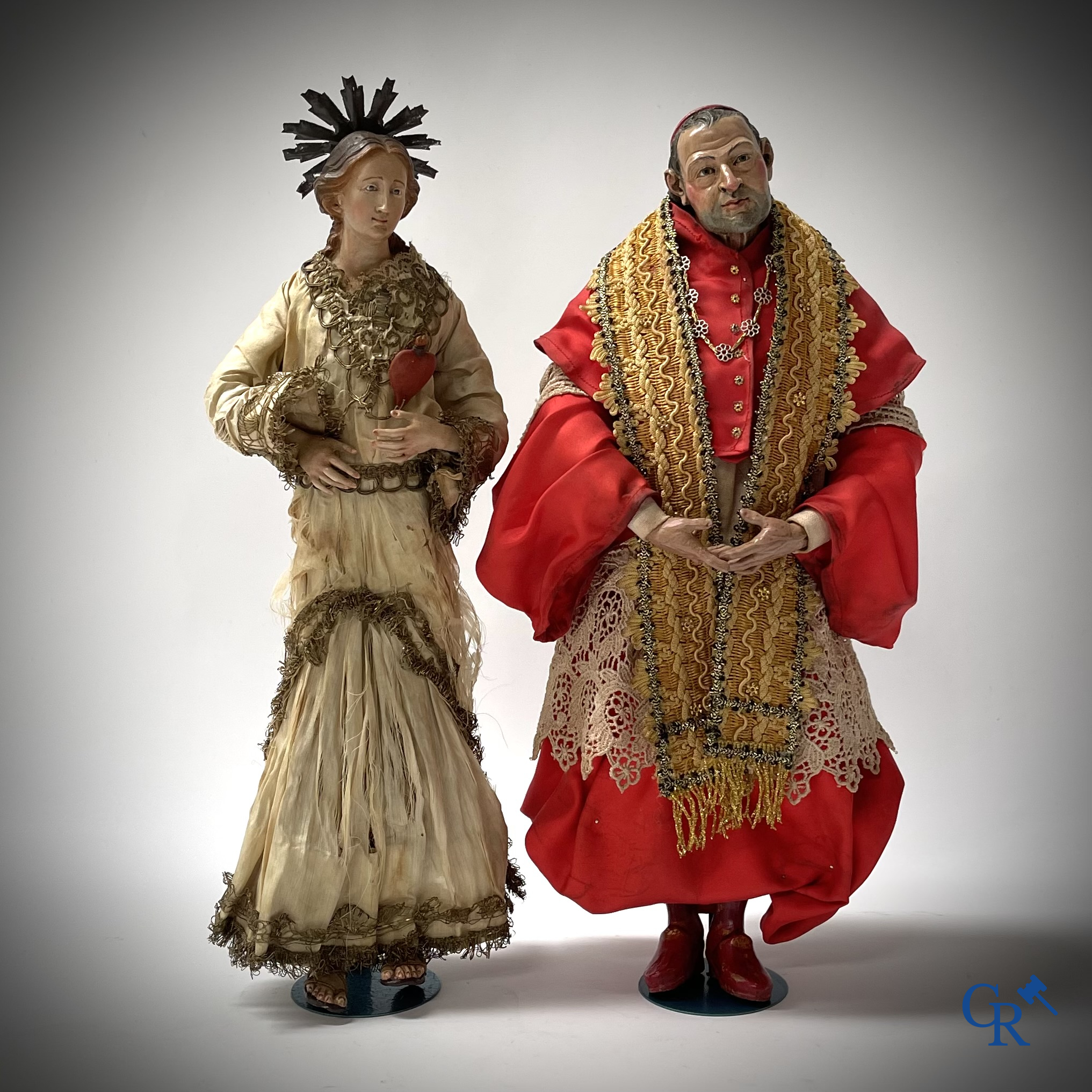 Religieuze objecten, Een paar grote Napolitaanse santons met glazen ogen. 19e eeuw.