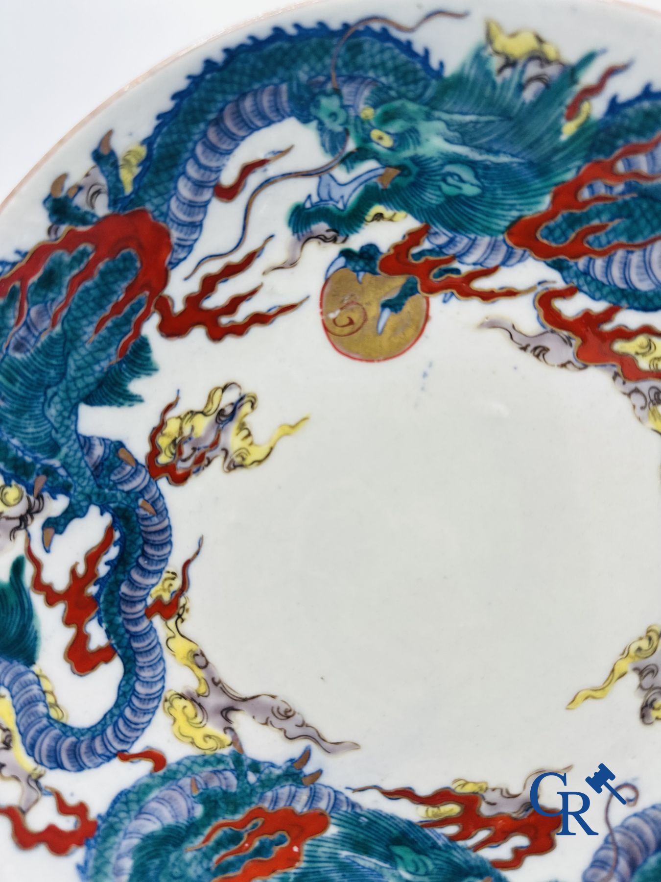 Chinese Porcelain: Lot of 6 different pieces of Chinese porcelain. 18th and 19th century.