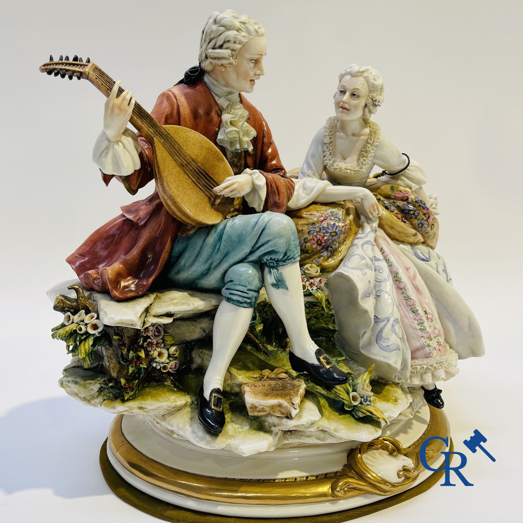 Porcelaine: Capodimonte: Exceptionnel groupe en porcelaine italienne avec dentelle.