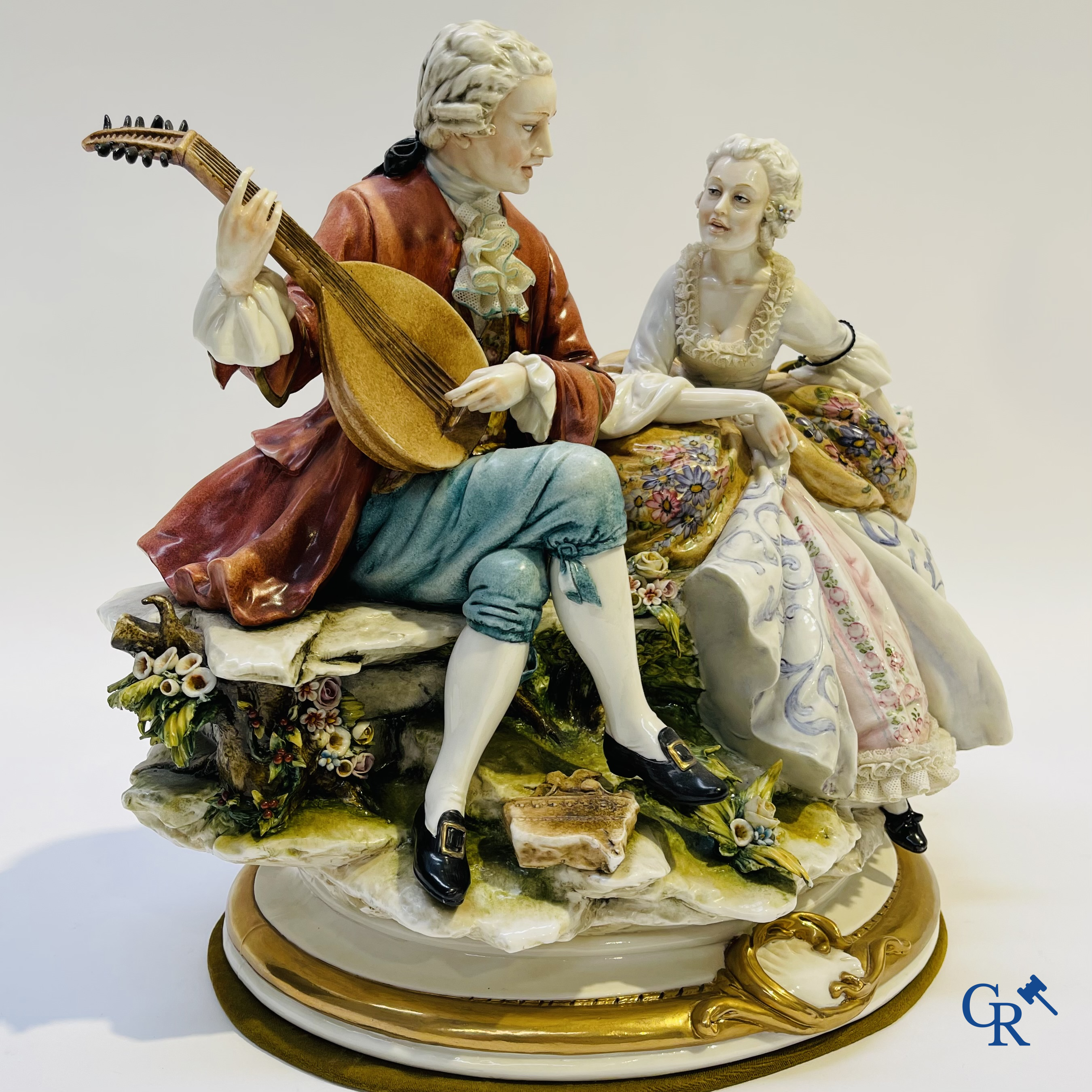 Porcelaine: Capodimonte: Exceptionnel groupe en porcelaine italienne avec dentelle.