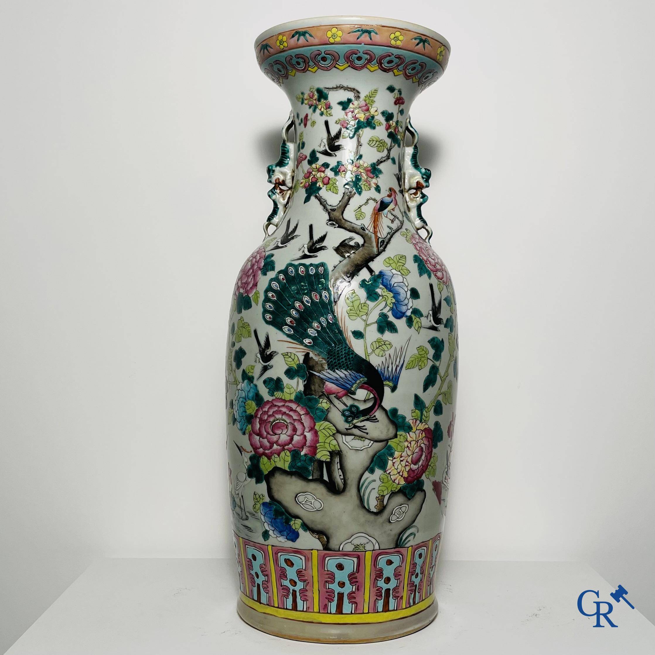 Asian Art: Vase in Chinese famille rose porcelain with decor of birds and peonies. 19th century.