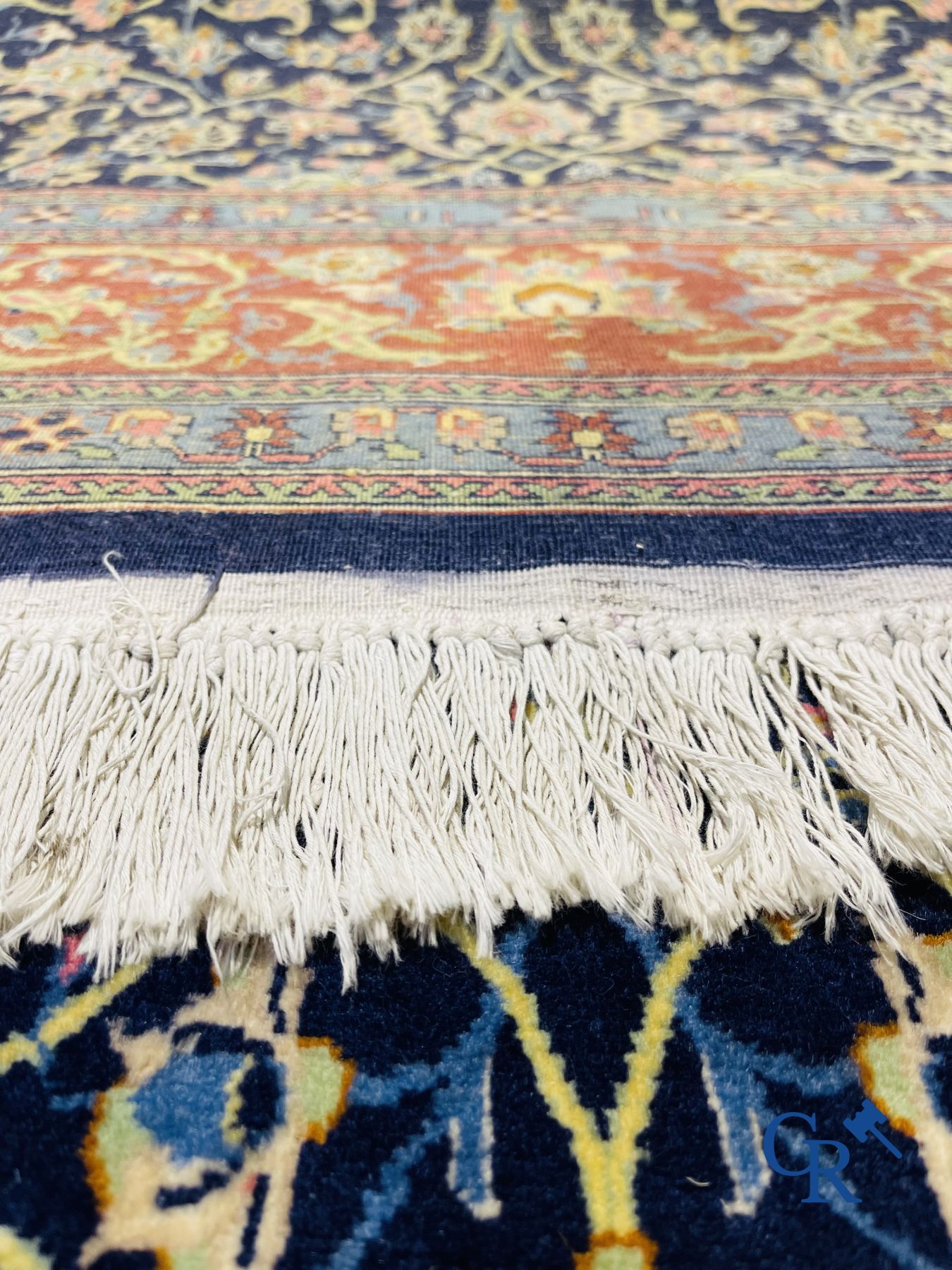 Oriental carpets: Persian carpet in wool. Floral decor.