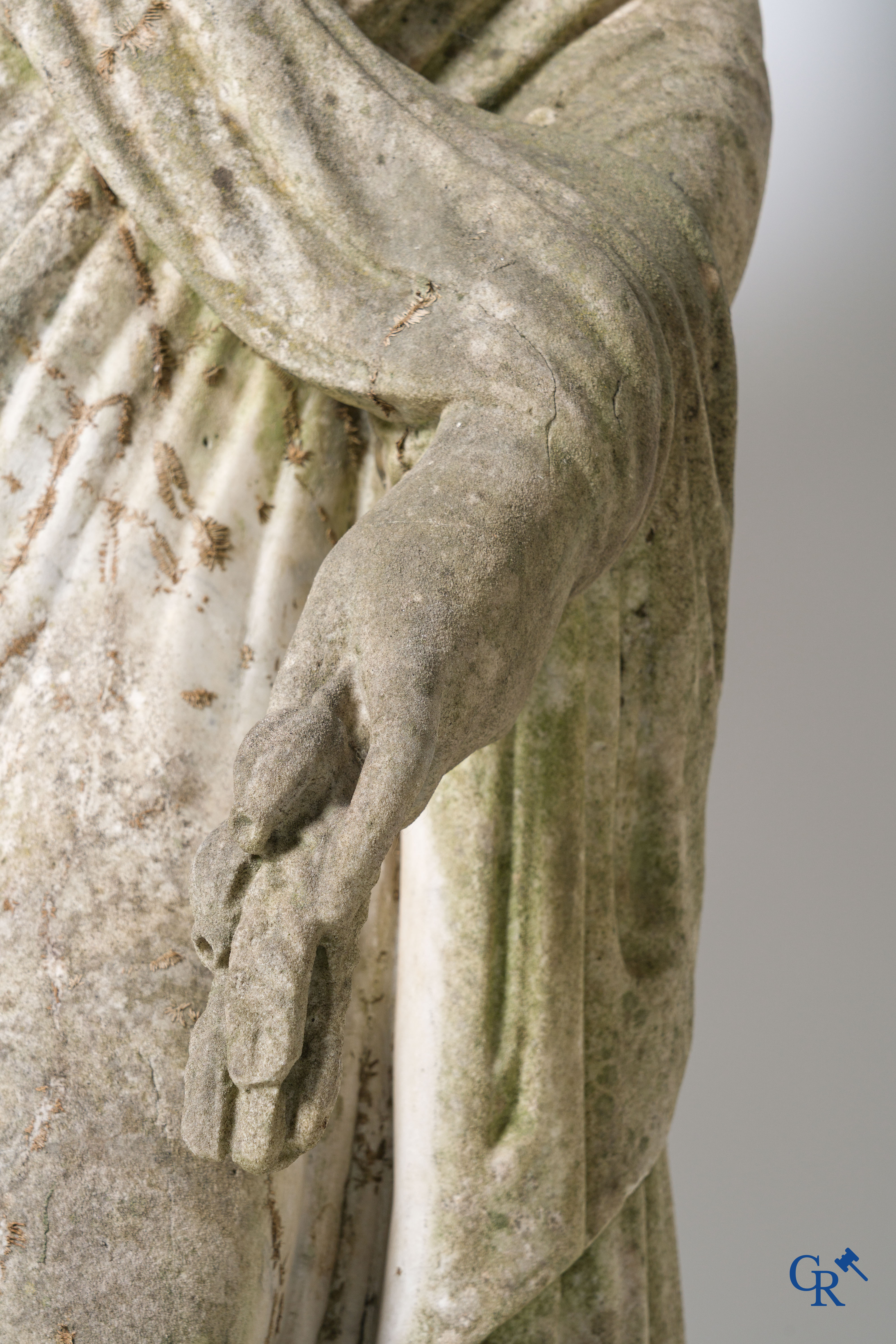 2 Imposante sculpturen in gebeeldhouwd marmer. De Romeinse godin Cerès en de Griekse god Asklepios. Circa 1700-1750.