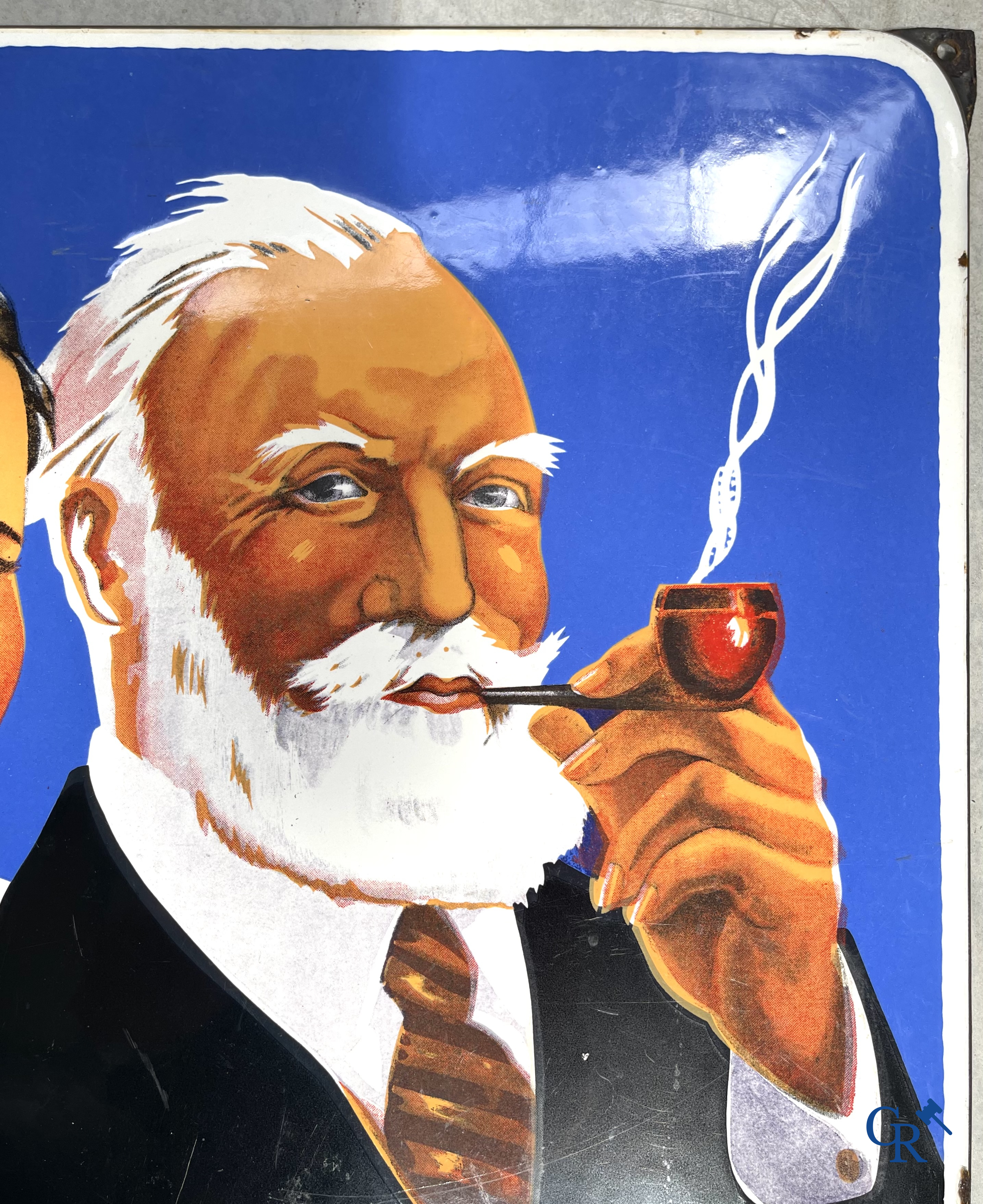 AJJA, Emaille reclamebord voor de tabakswaren van AJJA. Emaillerie Odon Warland. T.P. Bruxelles 1952.