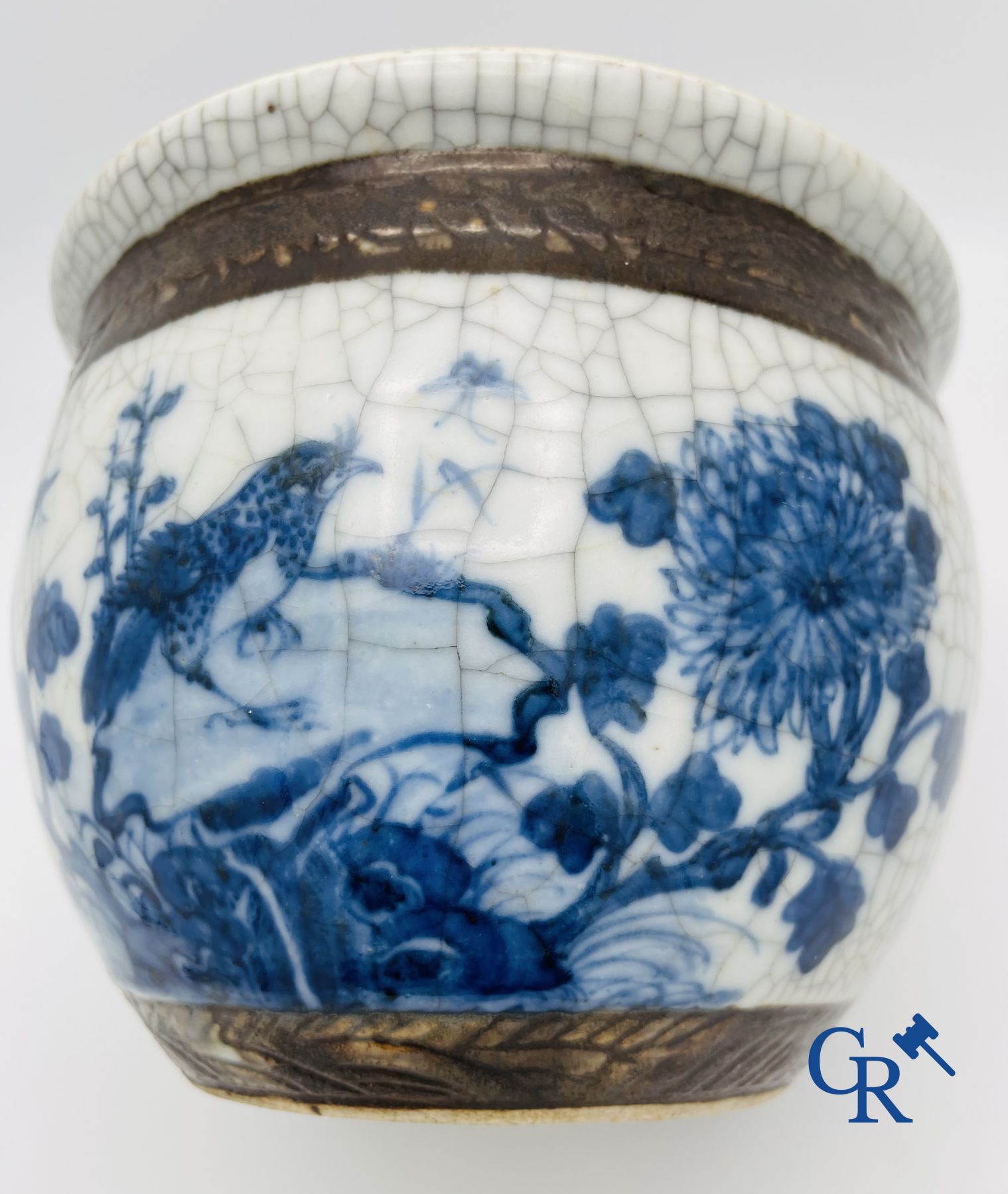 Chinese porcelain: Chinese blue and white bowl, Nanking. 19th century.