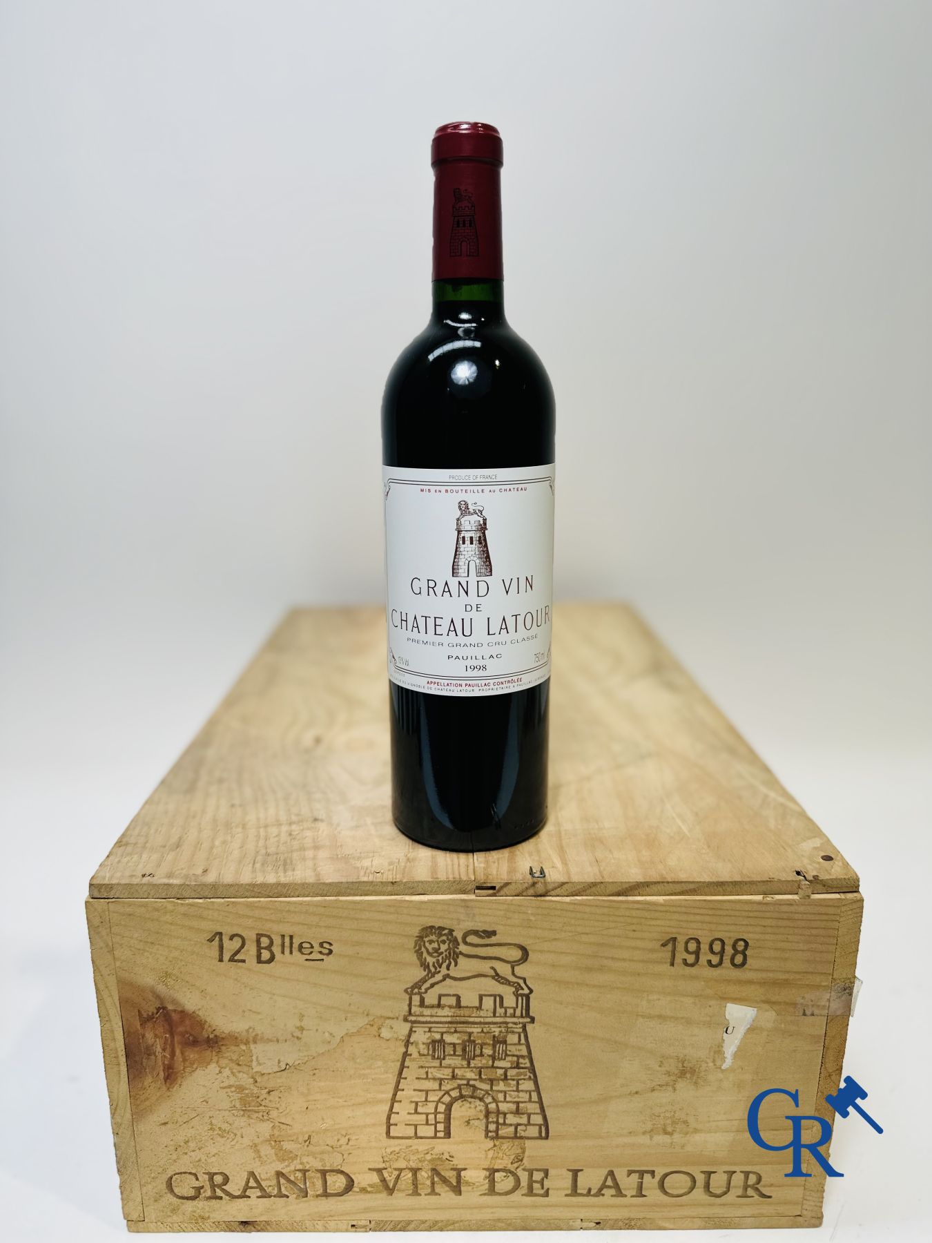 Vins - Bordeaux: Château Latour 1998, 0,75L. Rouge. 1er Grand Cru Classé. 12 bouteilles.