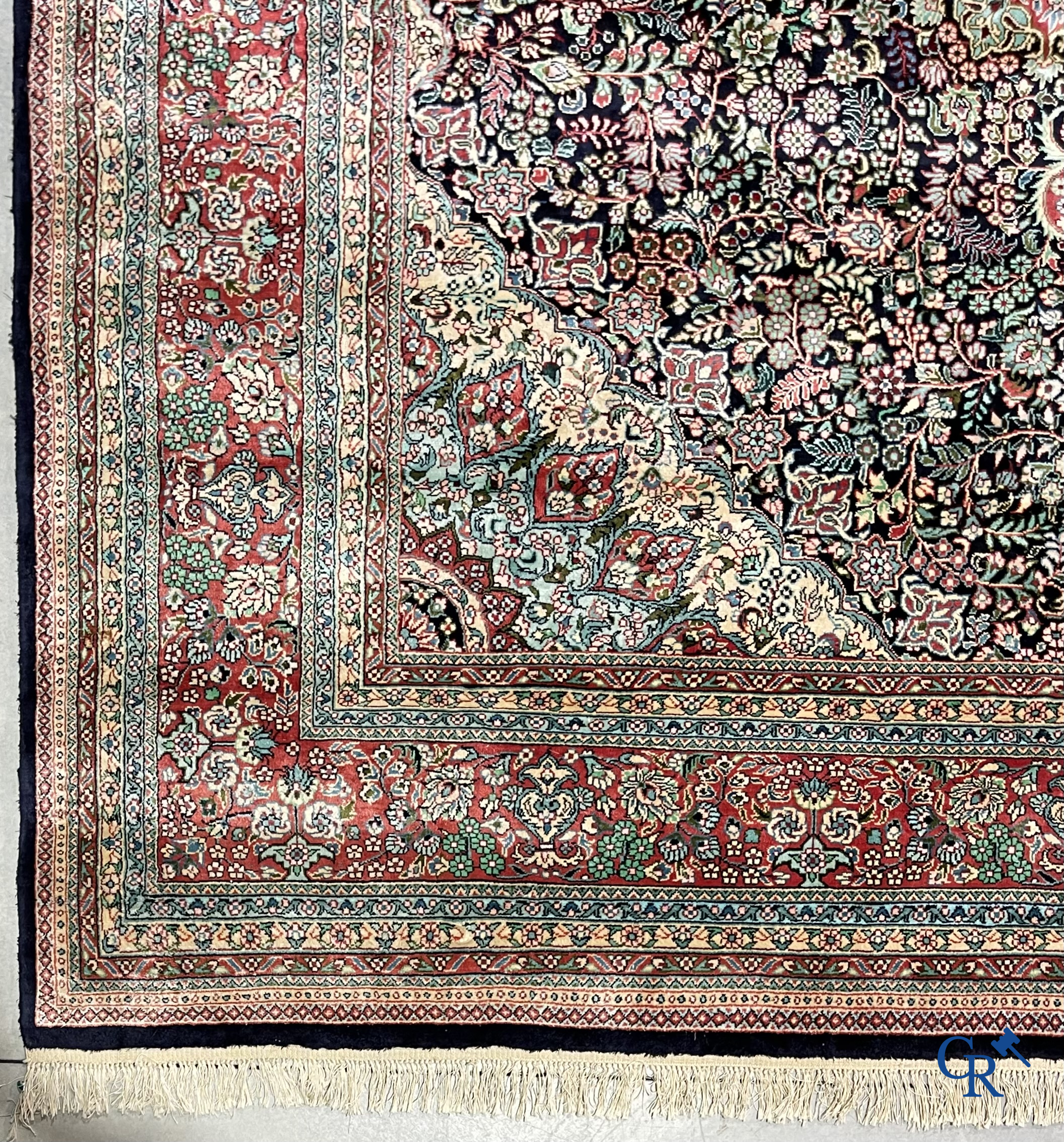 Oriental carpets: Ghoum, an exceptional hand-knotted carpet in wool and silk.