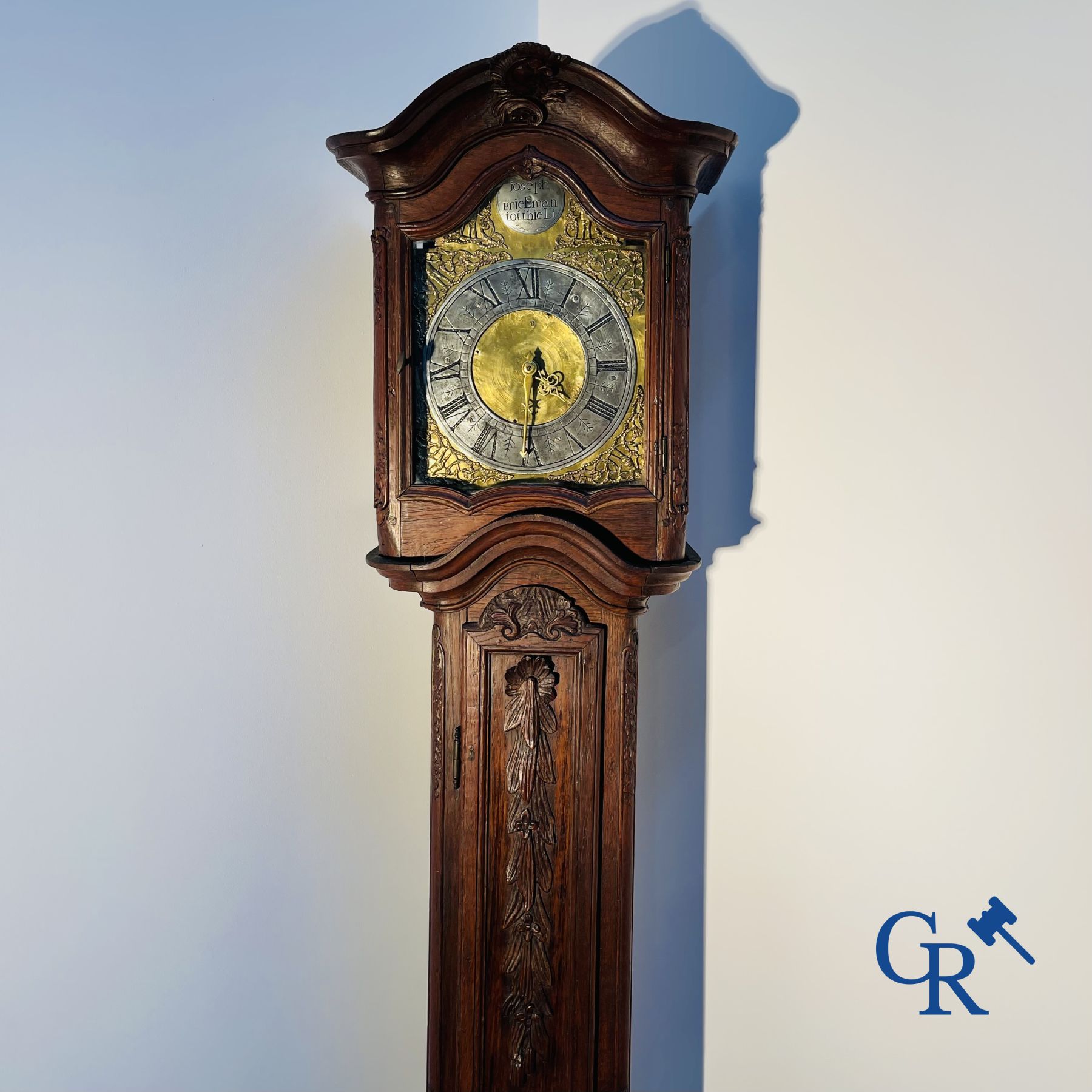 Standing clock in oak. 18th century.